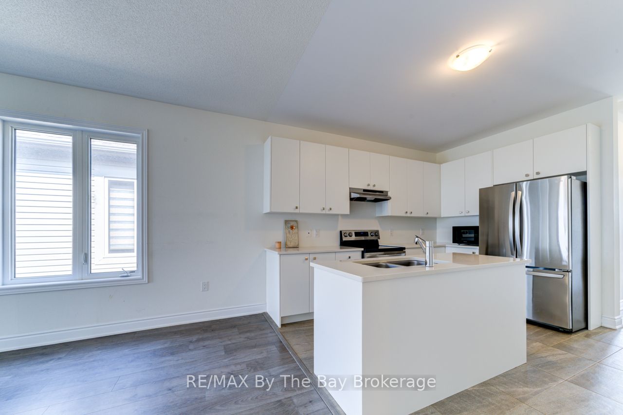 15 Union Boulevard Property Photo 6