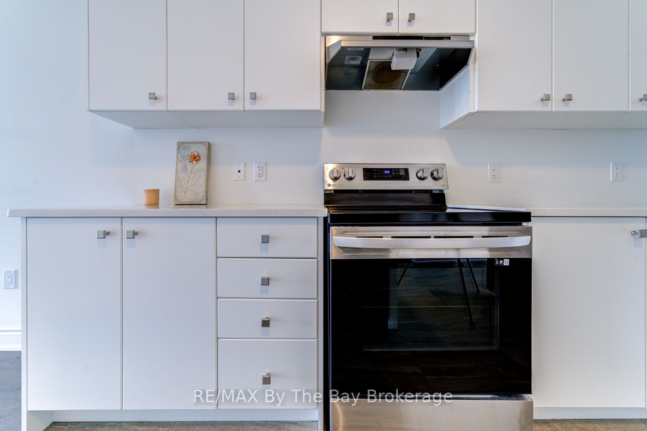 15 Union Boulevard Property Photo 8