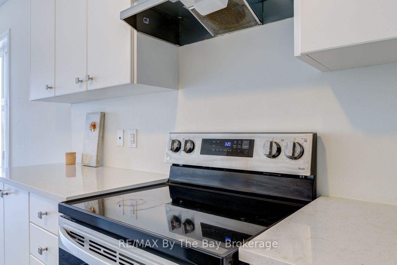 15 Union Boulevard Property Photo 10