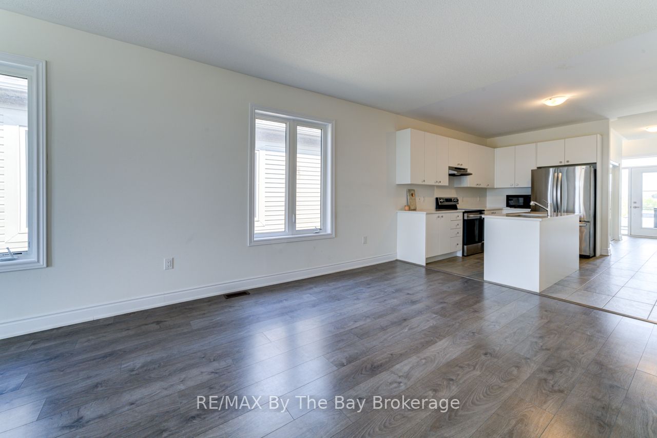 15 Union Boulevard Property Photo 16