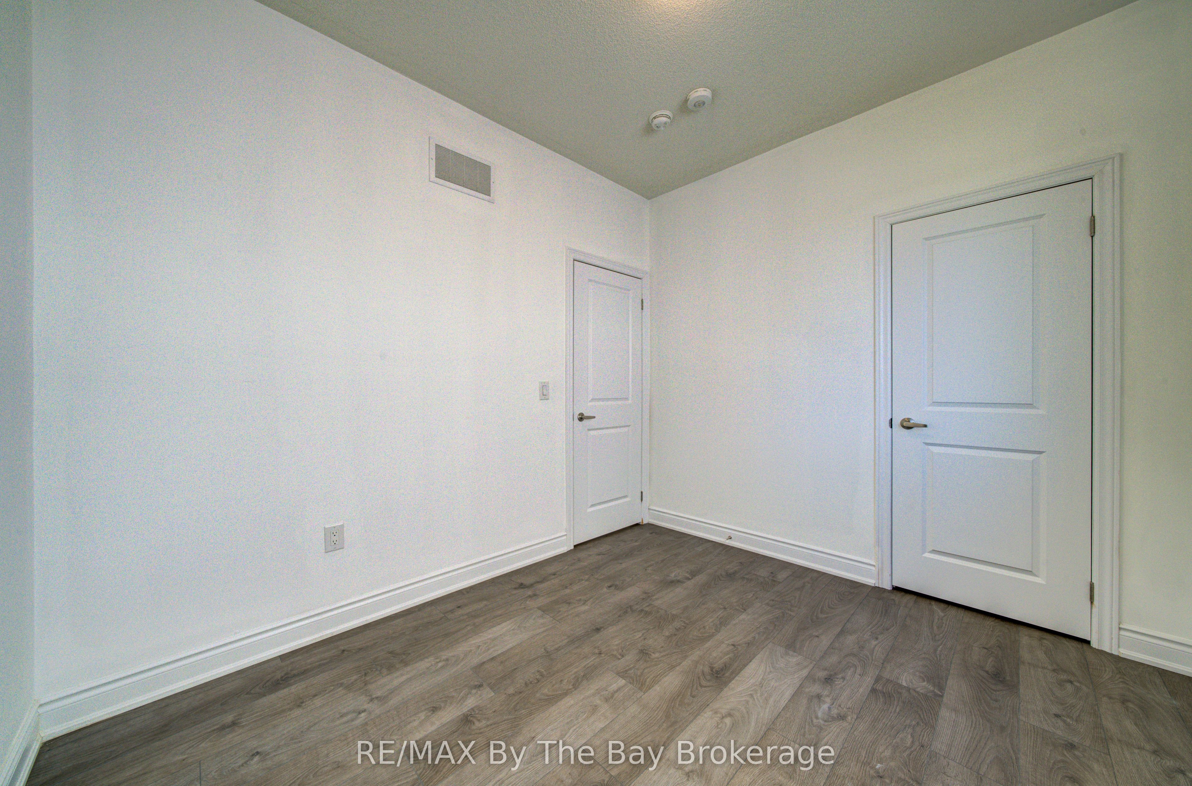15 Union Boulevard Property Photo 23