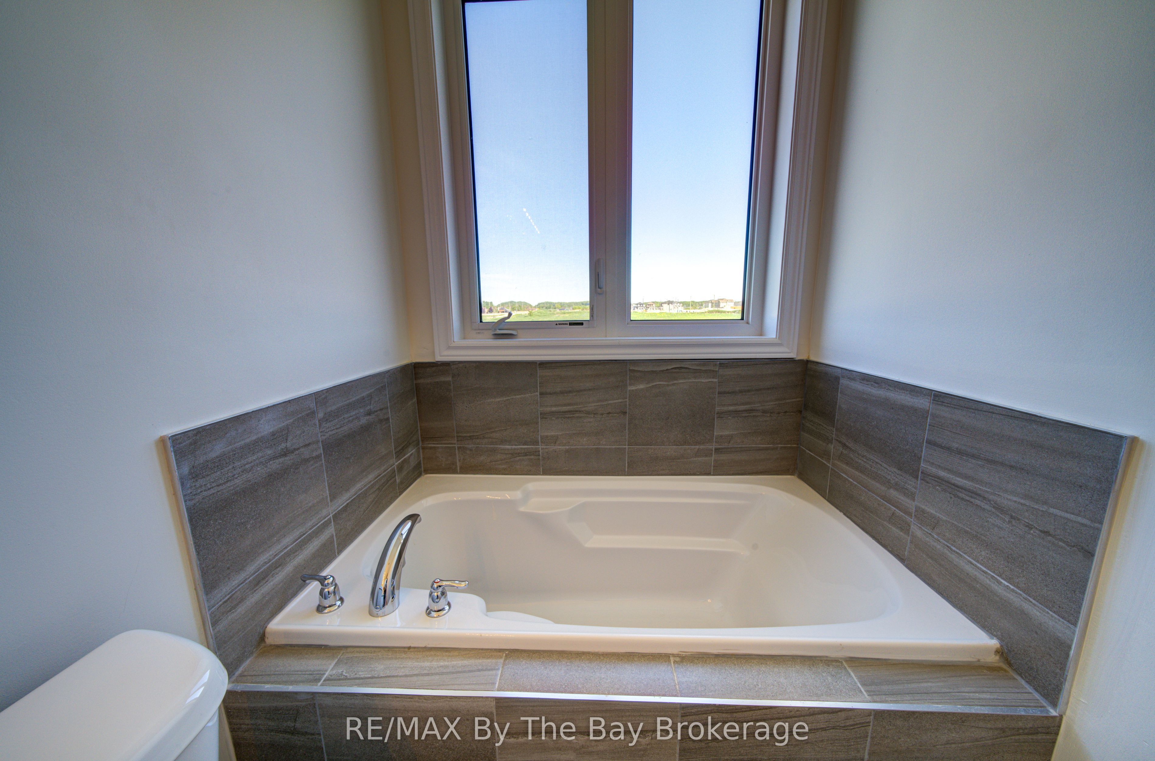 15 Union Boulevard Property Photo 29