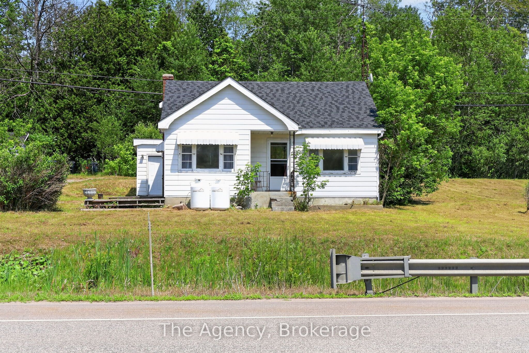 11401 Highway 12 Property Photo 2