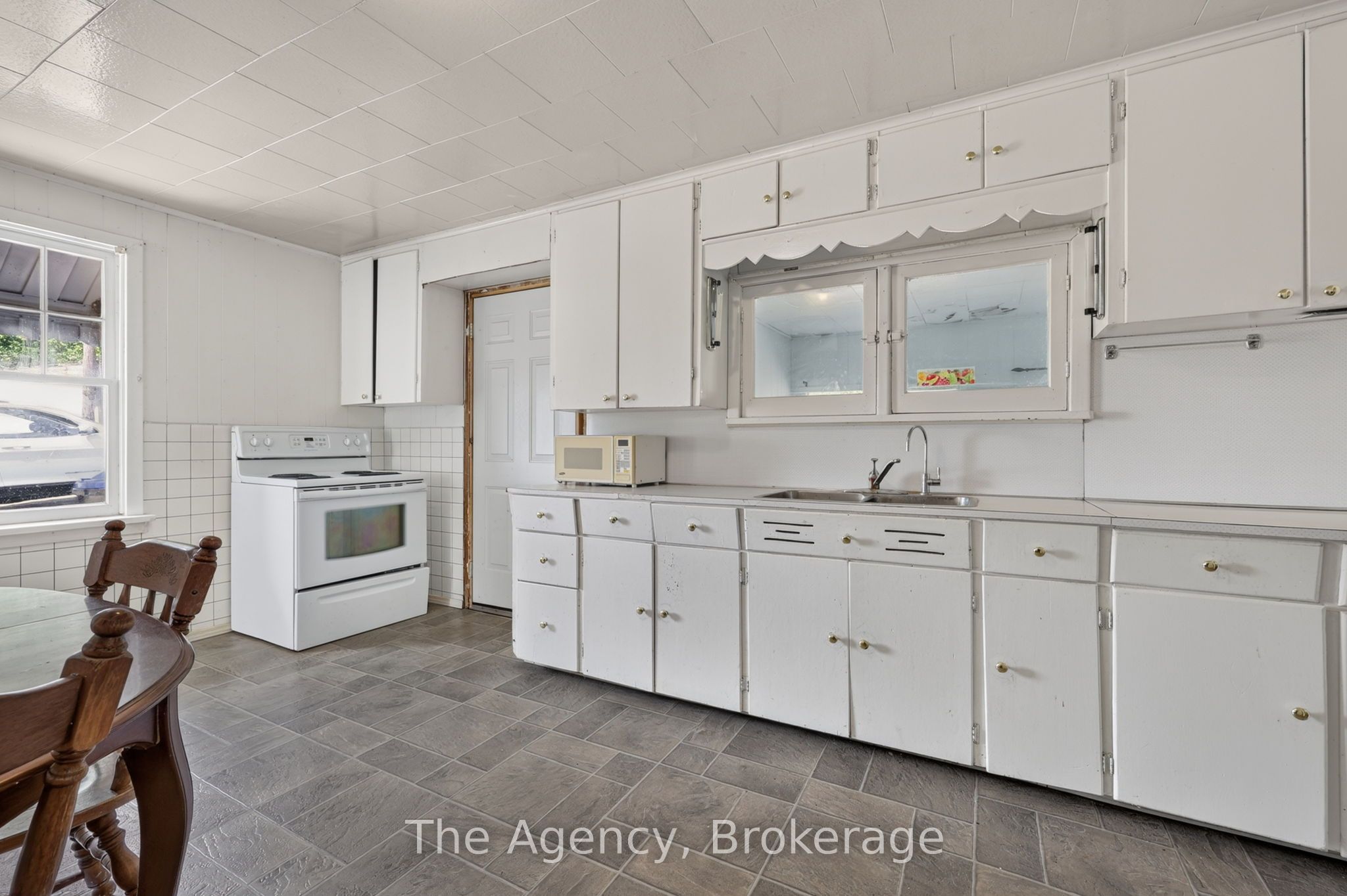11401 Highway 12 Property Photo 6
