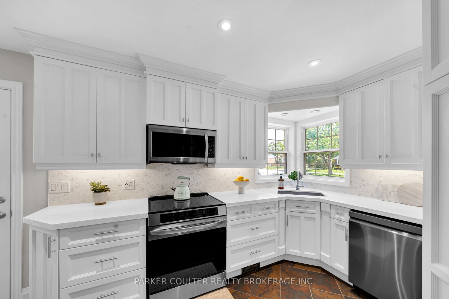 7 Oakley Park Square Property Photo 9