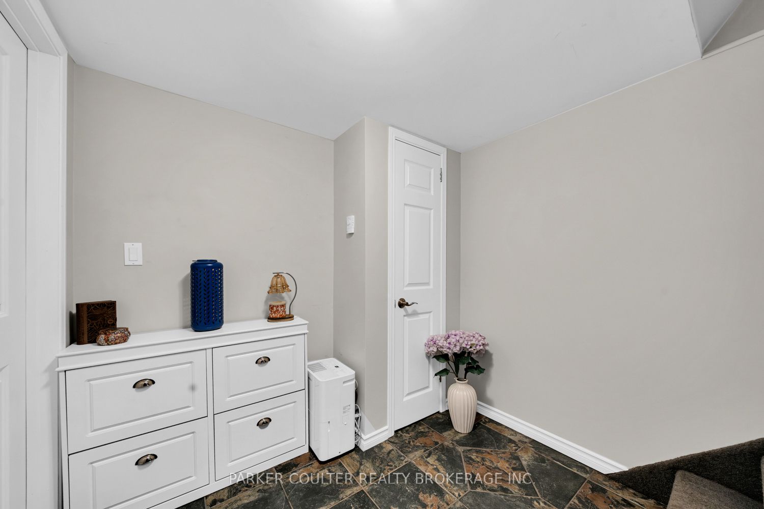 7 Oakley Park Square Property Photo 21