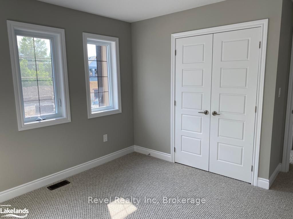 1050 Wright Drive Property Photo 4