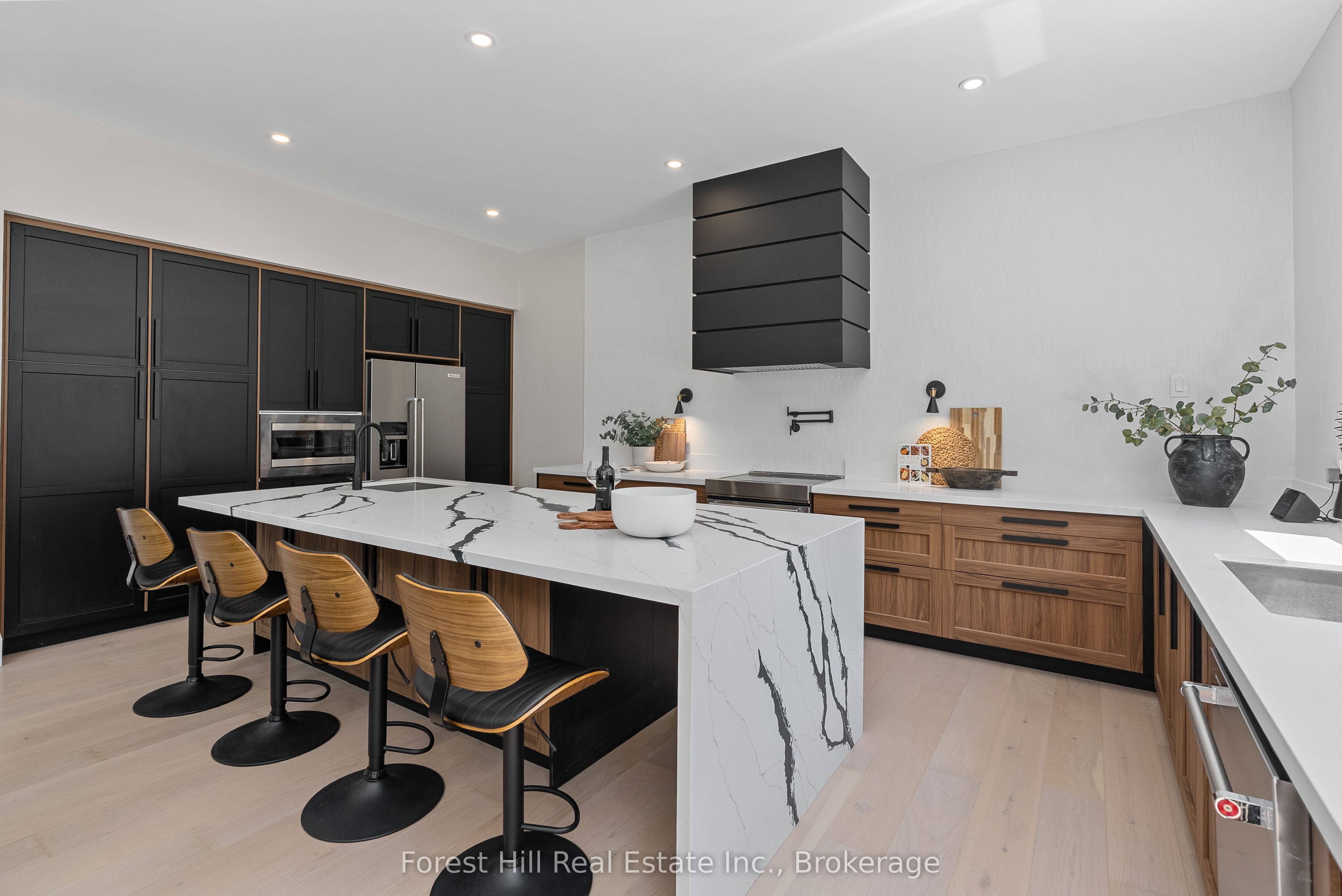 846 Sixth Street Property Photo 6