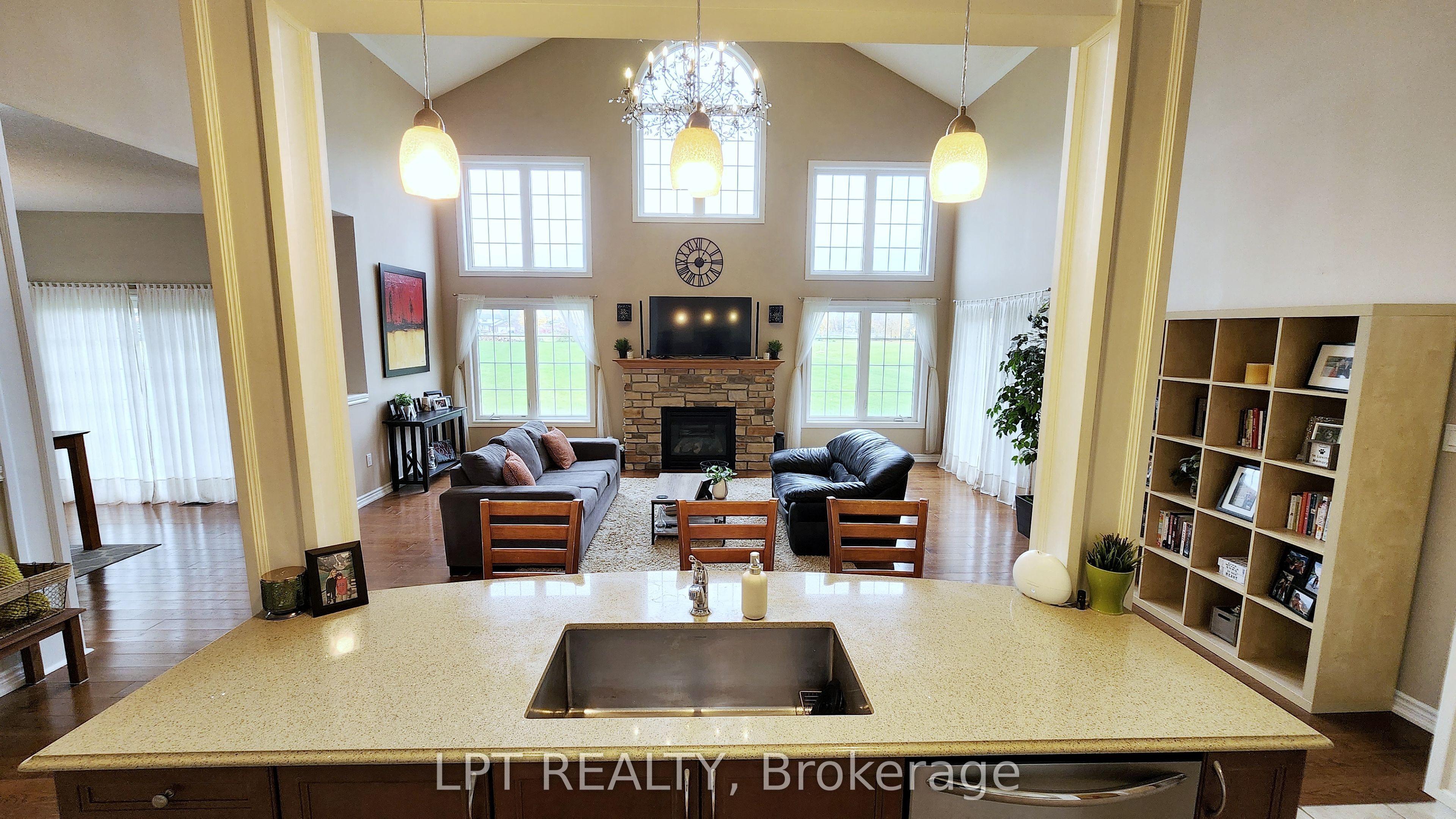 12 Plowright Road Property Photo 9