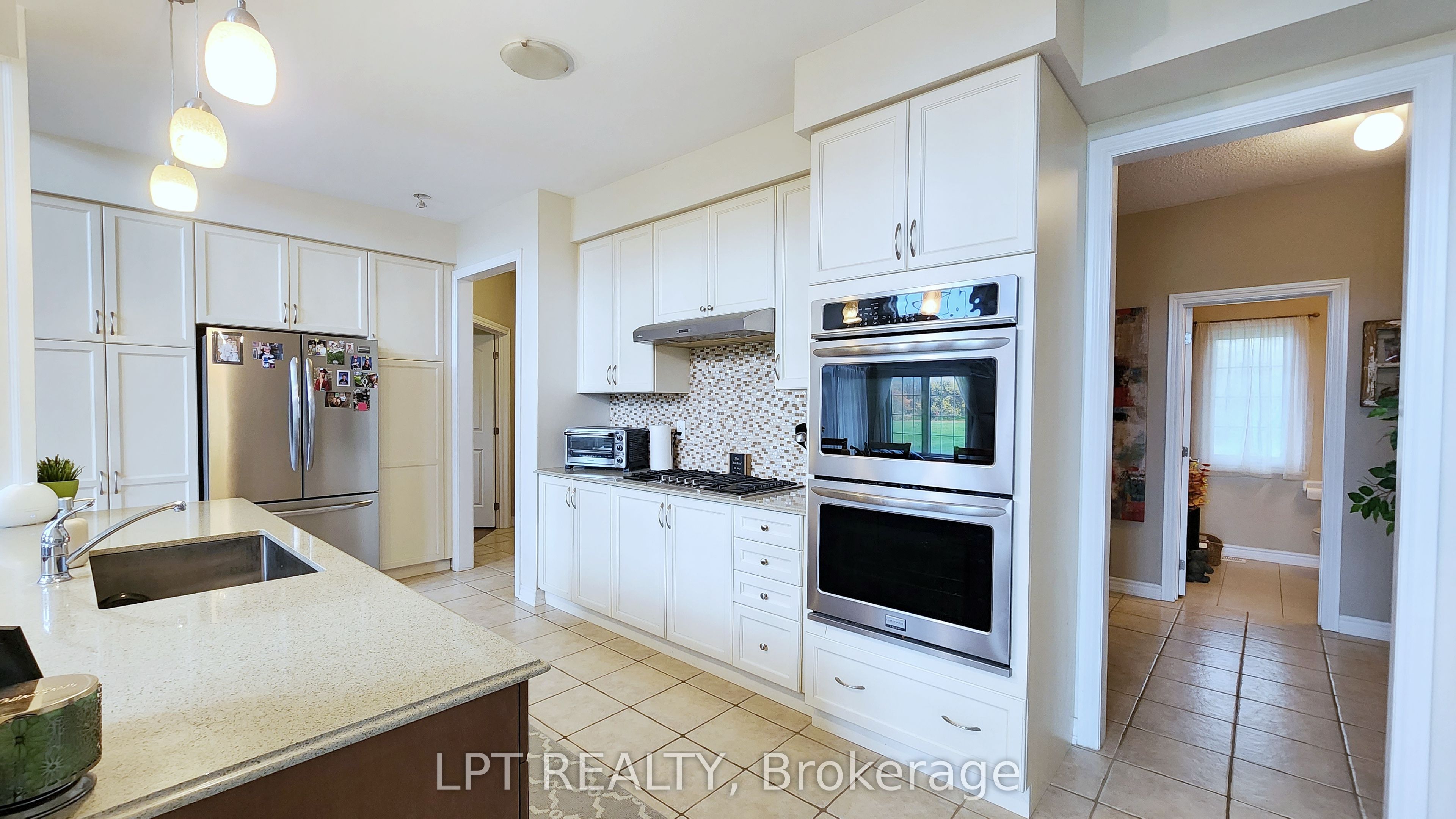 12 Plowright Road Property Photo 10