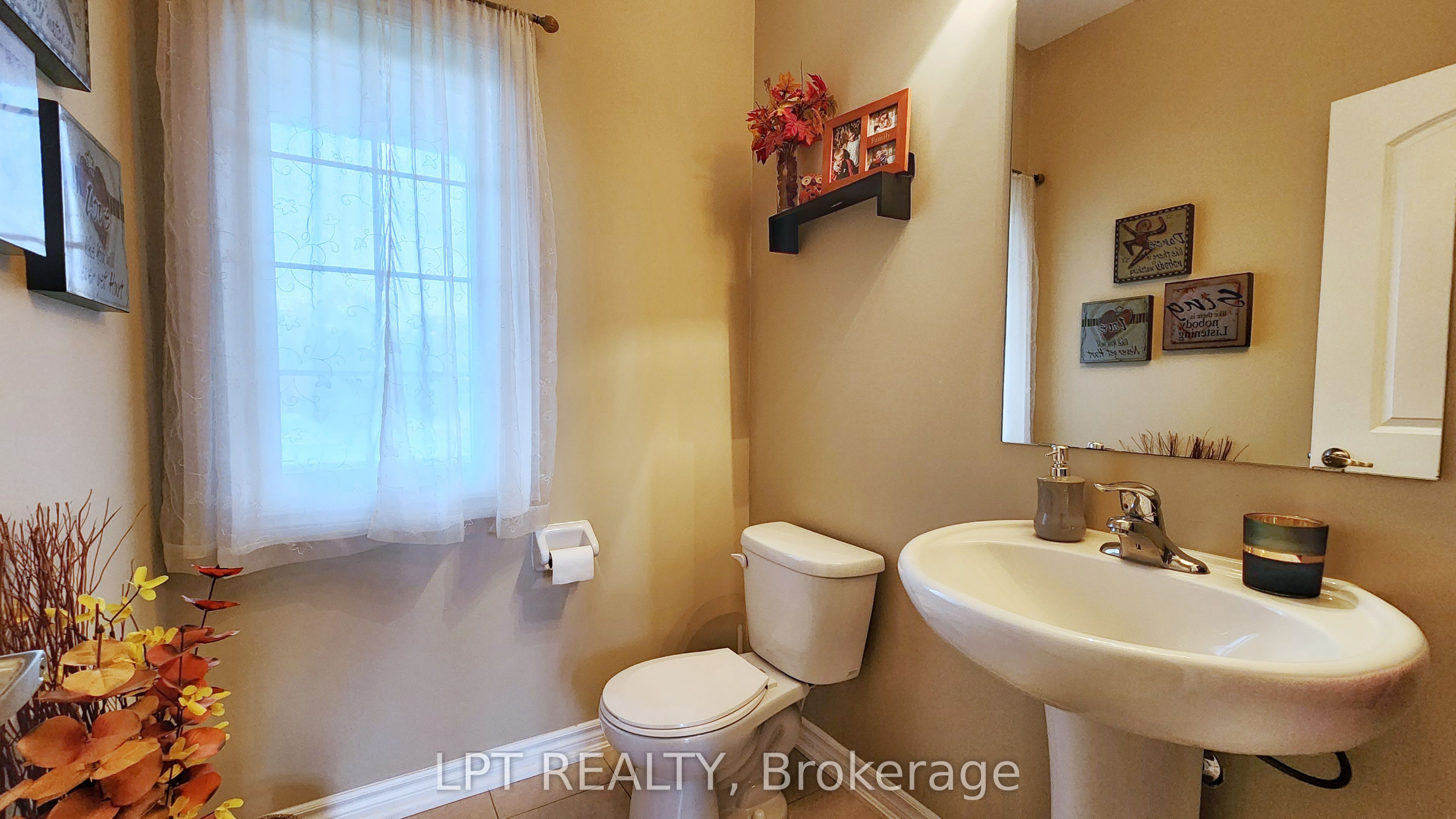 12 Plowright Road Property Photo 16