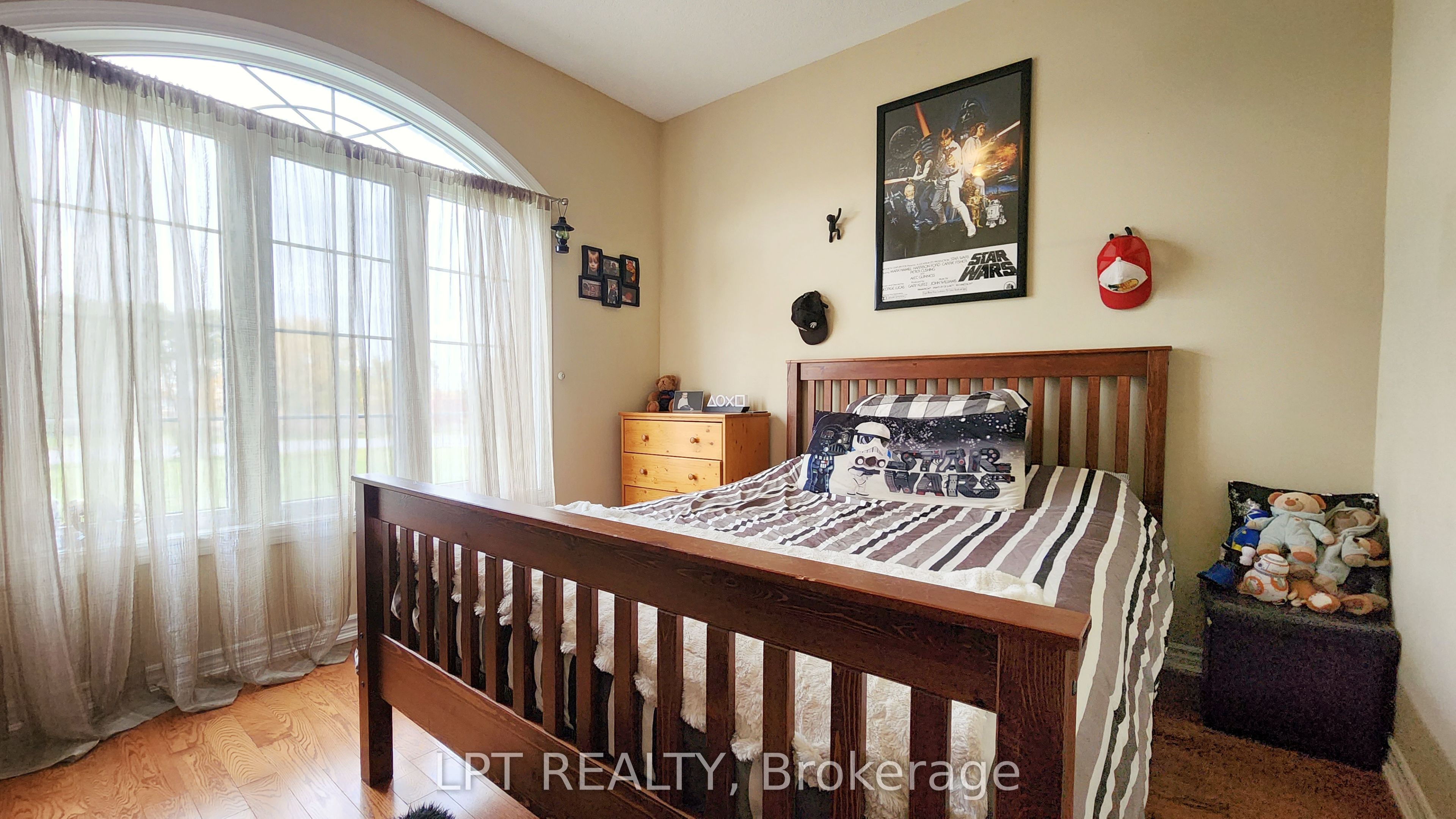 12 Plowright Road Property Photo 18