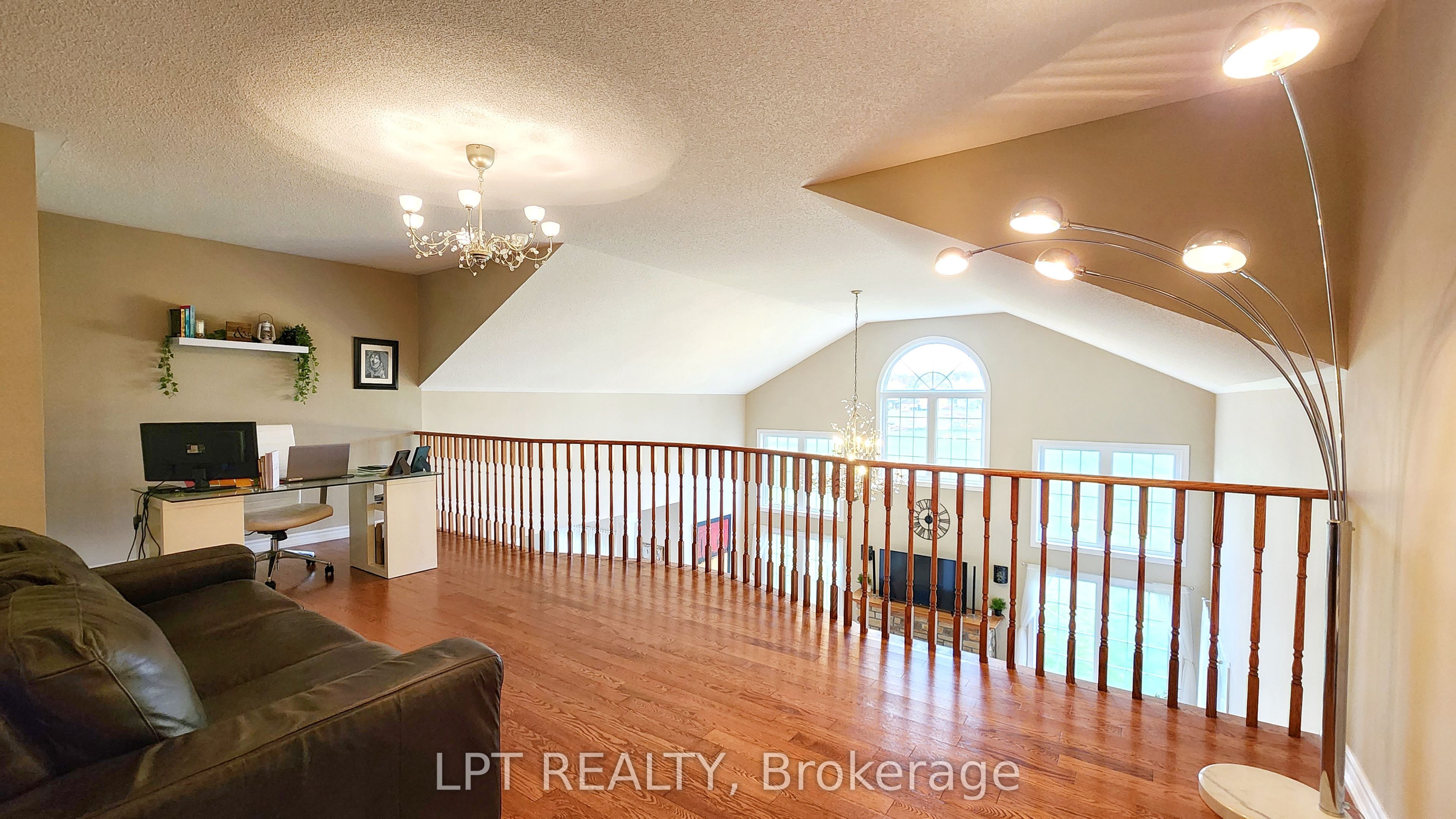 12 Plowright Road Property Photo 25