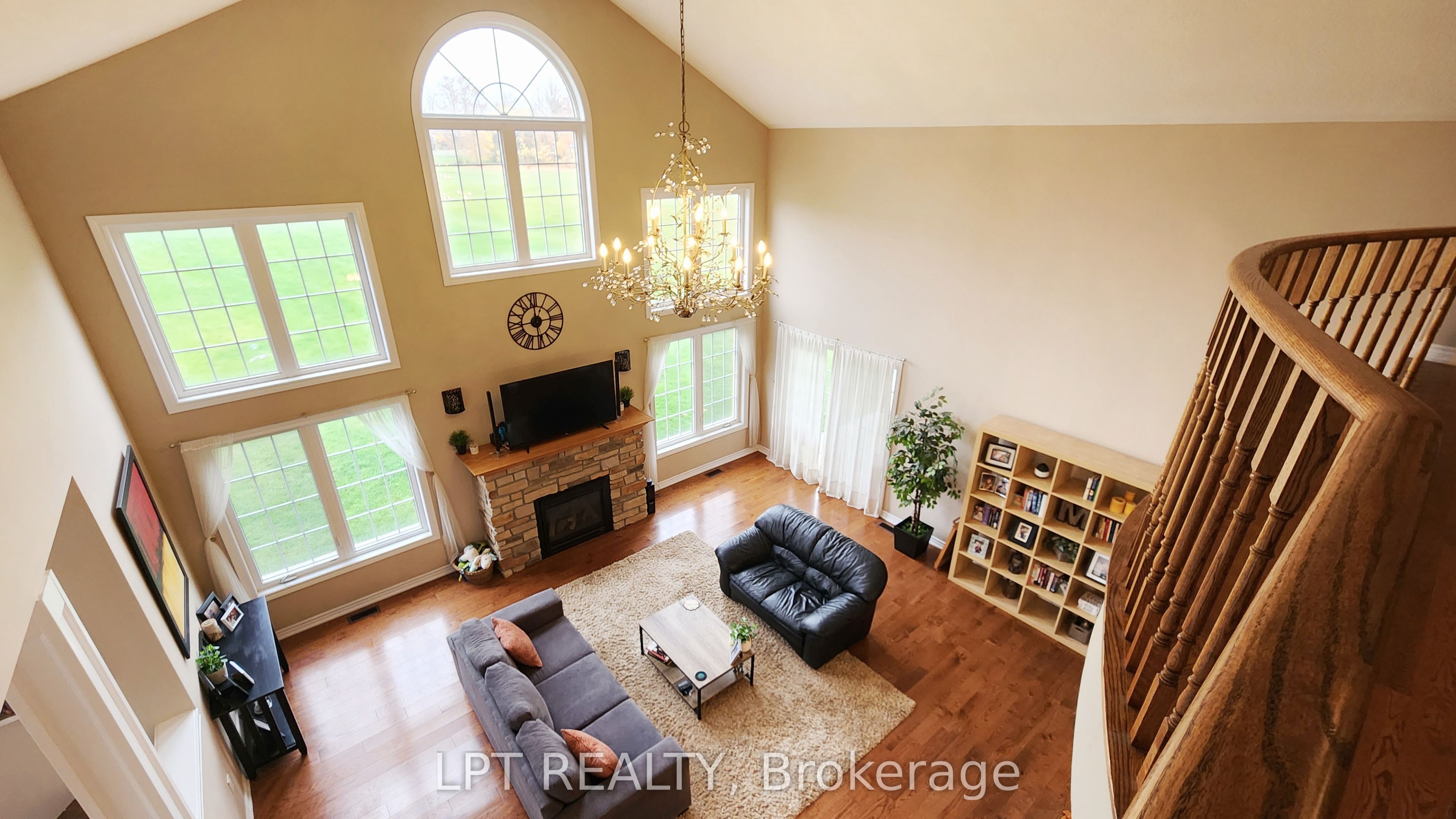 12 Plowright Road Property Photo 27