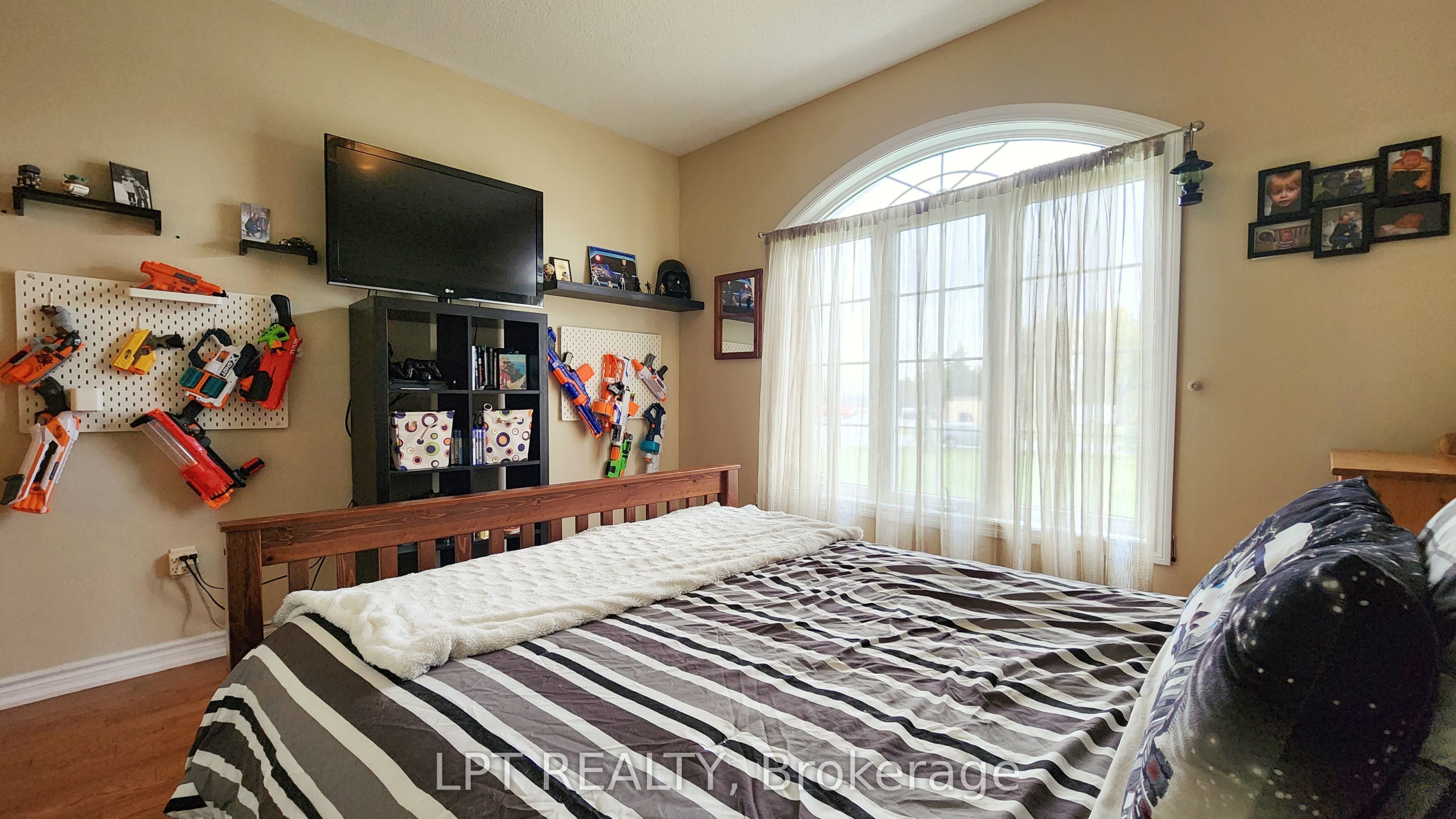 12 Plowright Road Lease Property Photo 15