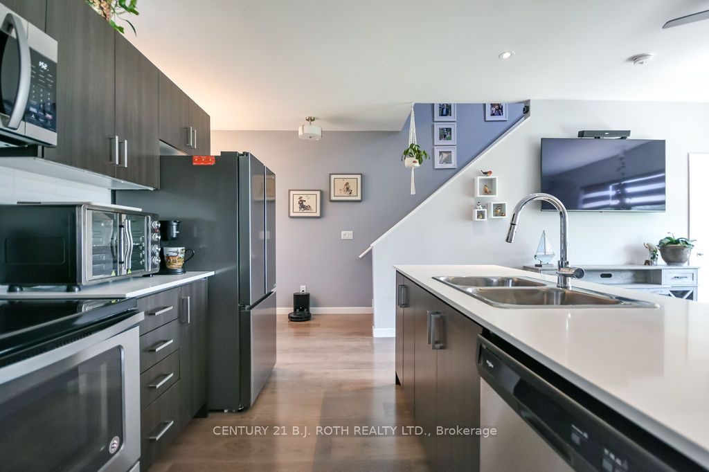 369 Essa Road #86 Property Photo 11