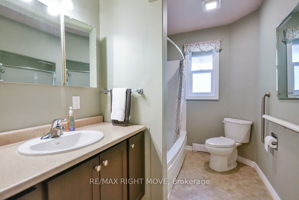 94 Fittons Road E Property Photo 22
