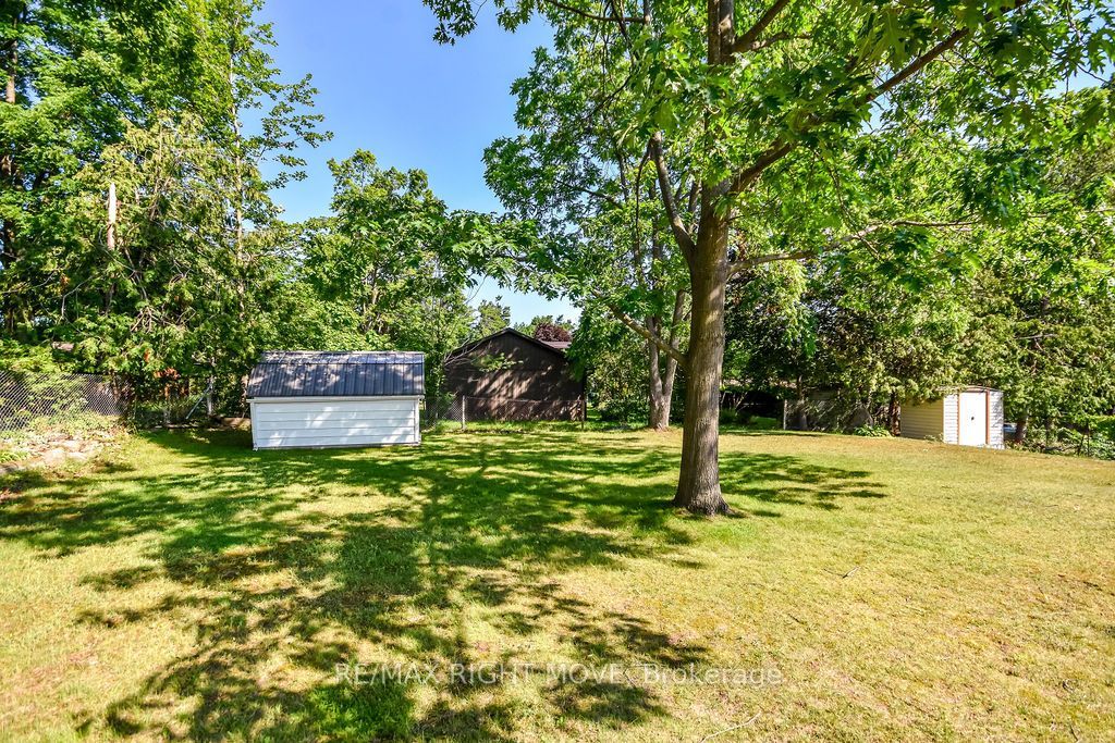 94 Fittons Road E Property Photo 43