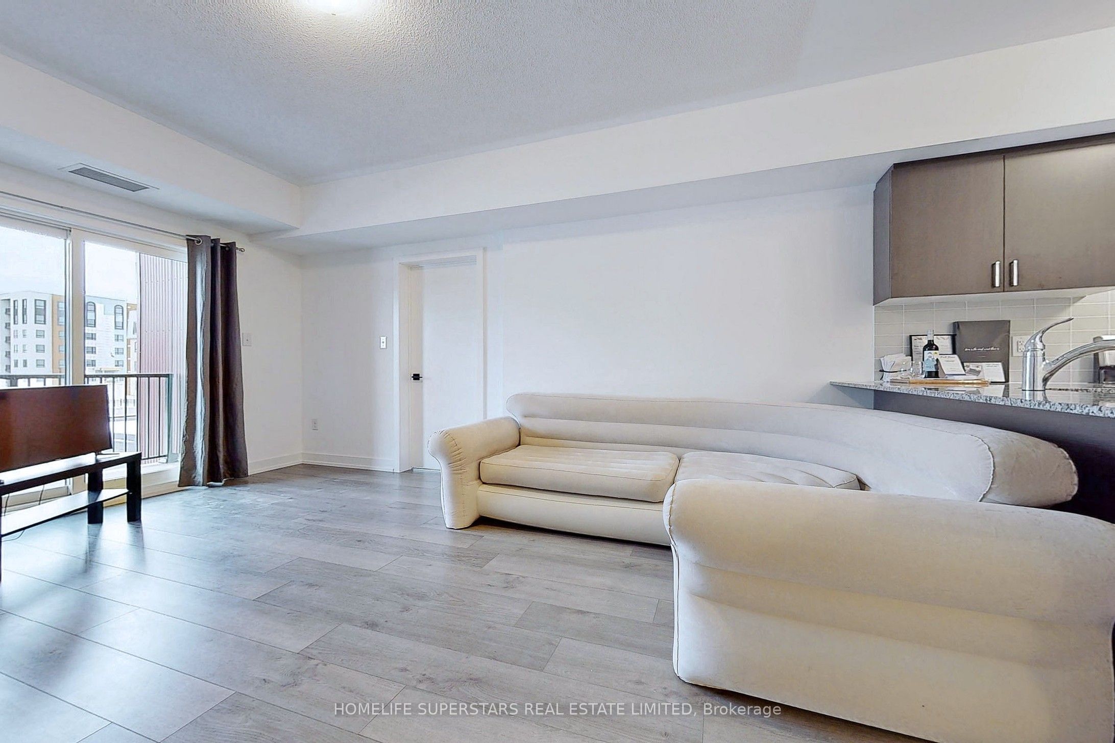 4 Spice Way 207 Property Photo 8