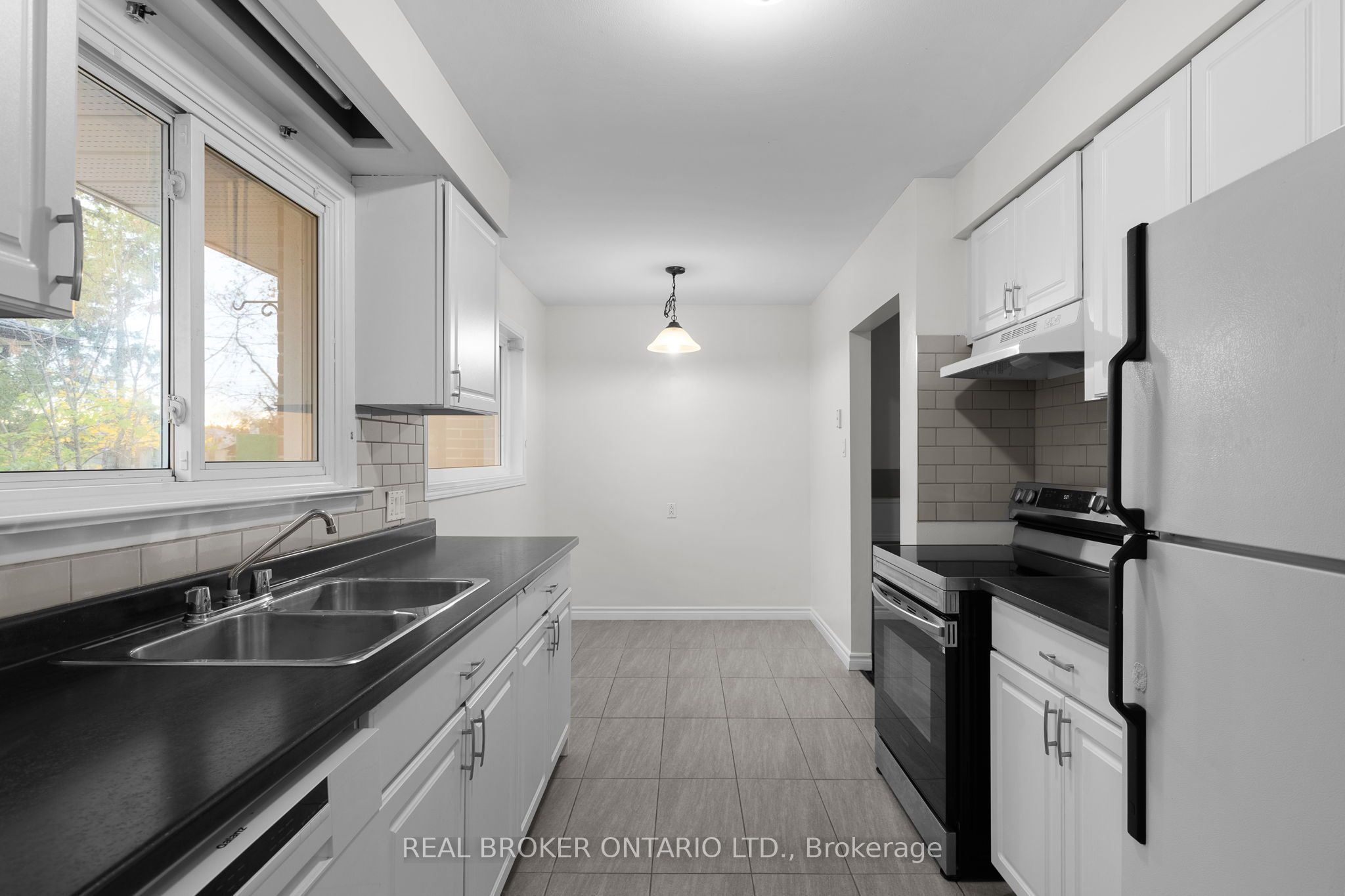 65 Ottaway Avenue Property Photo 8