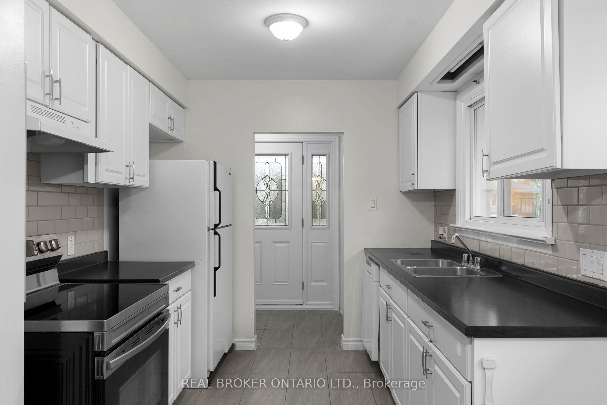 65 Ottaway Avenue Property Photo 9