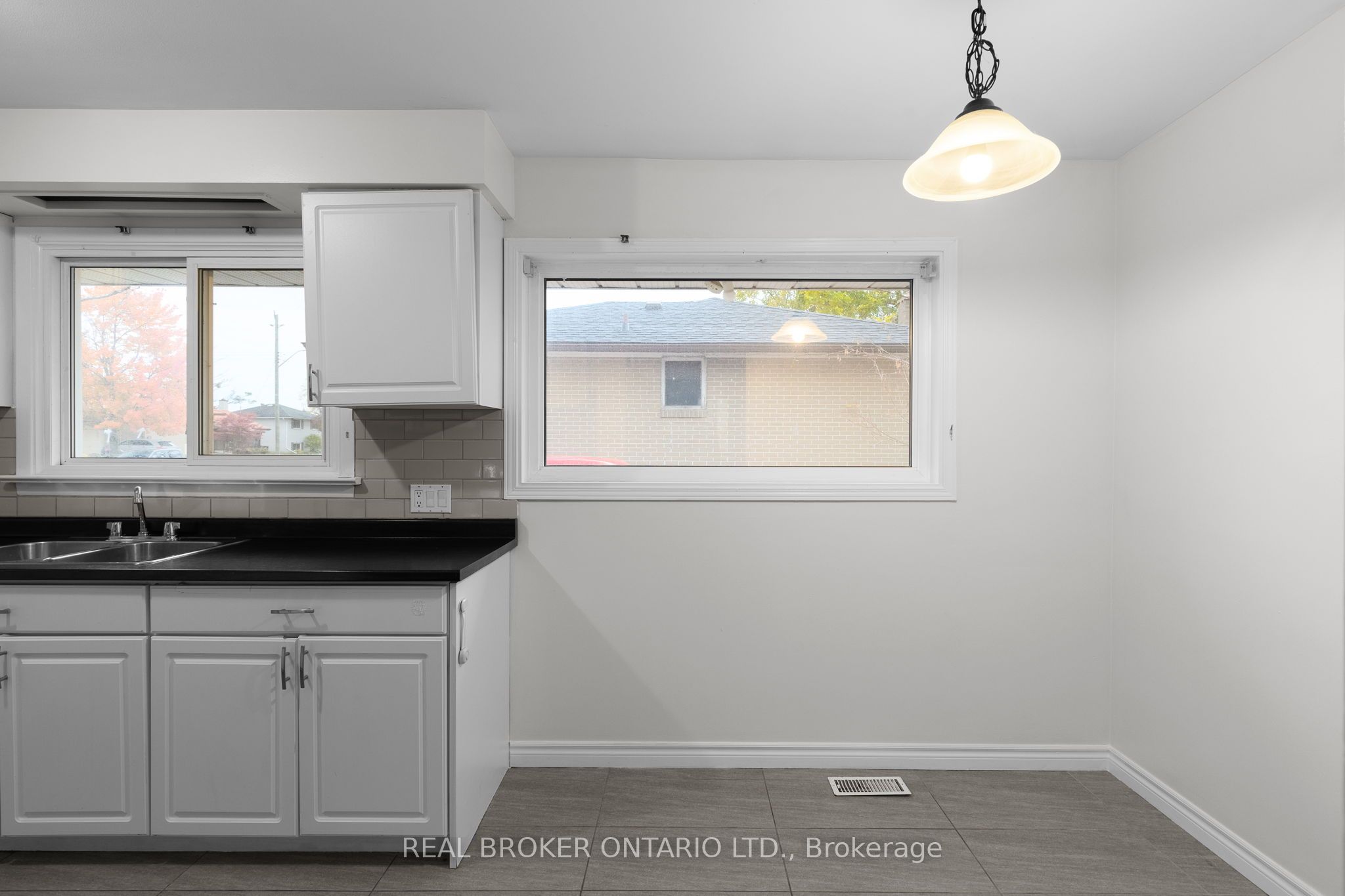 65 Ottaway Avenue Property Photo 11