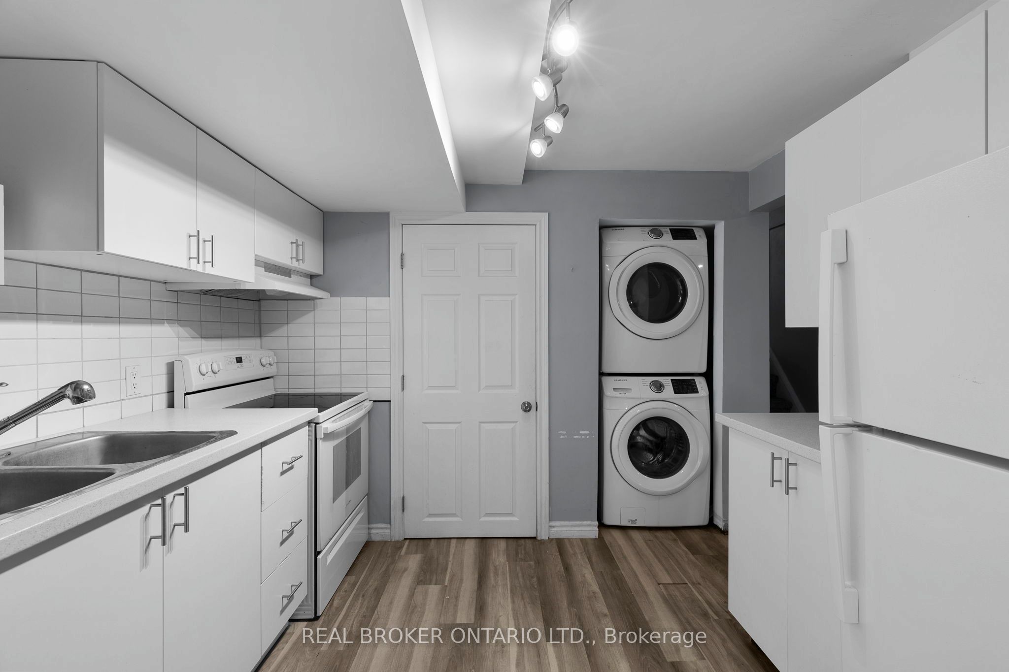 65 Ottaway Avenue Property Photo 25