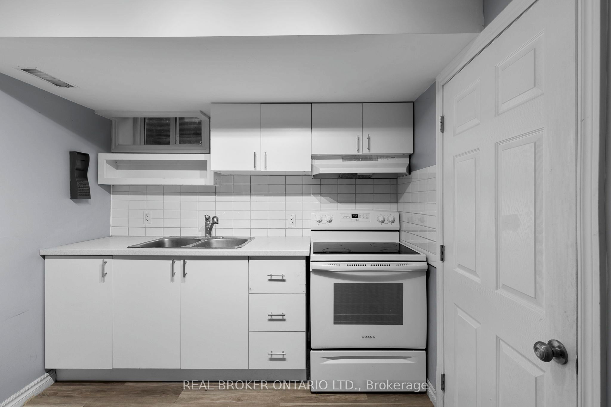 65 Ottaway Avenue Property Photo 26