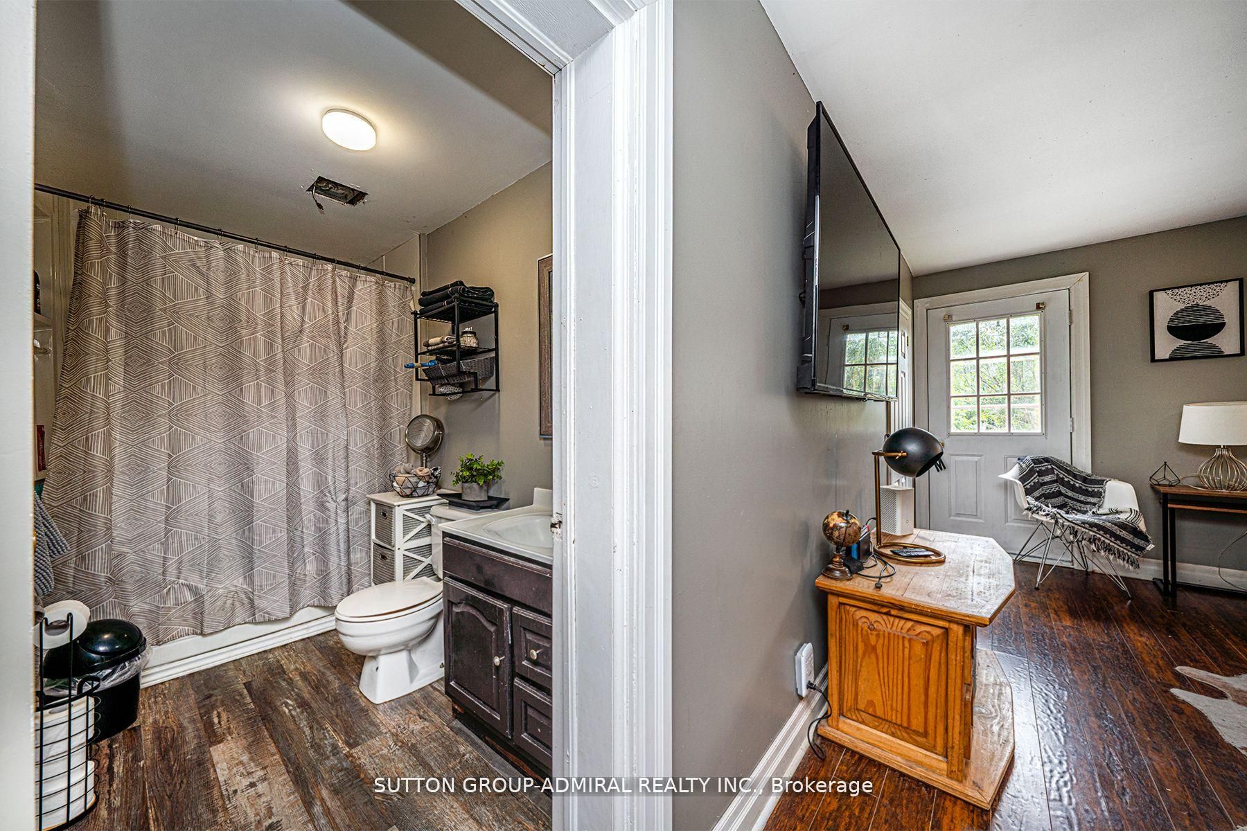 1662 Penley Road Property Photo 16