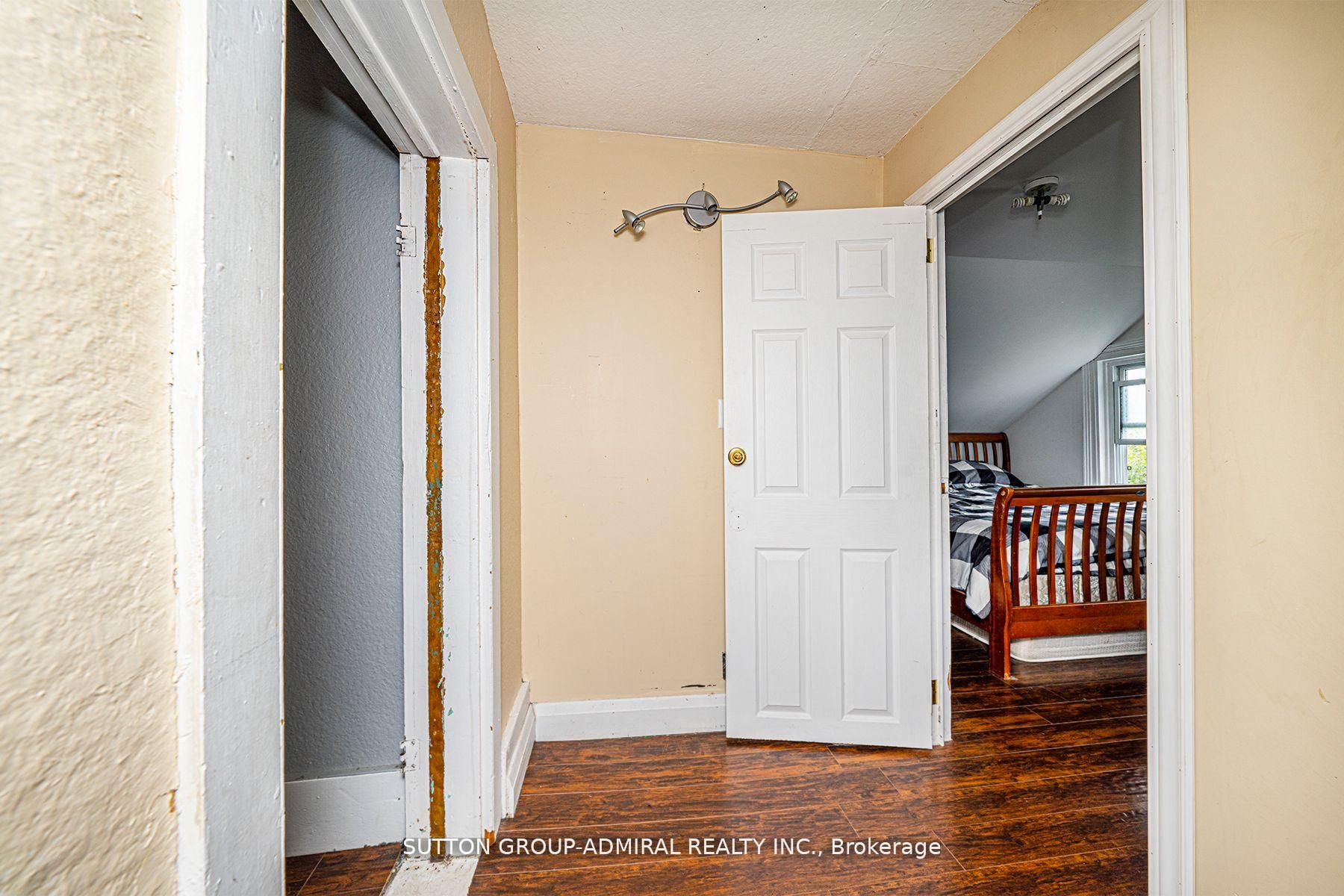 1662 Penley Road Property Photo 24