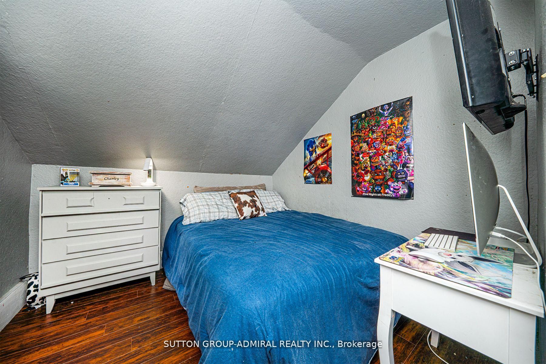 1662 Penley Road Property Photo 28