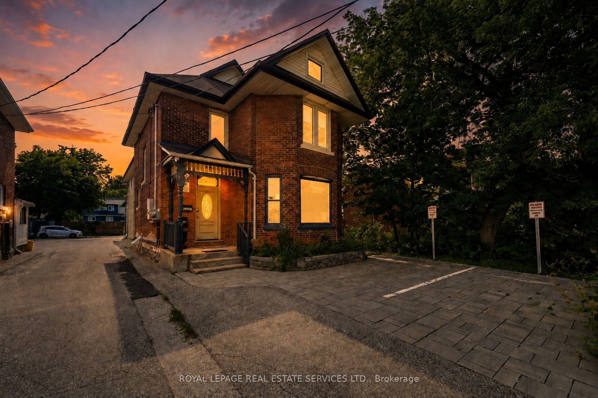 100 Essa Road Property Photo 3