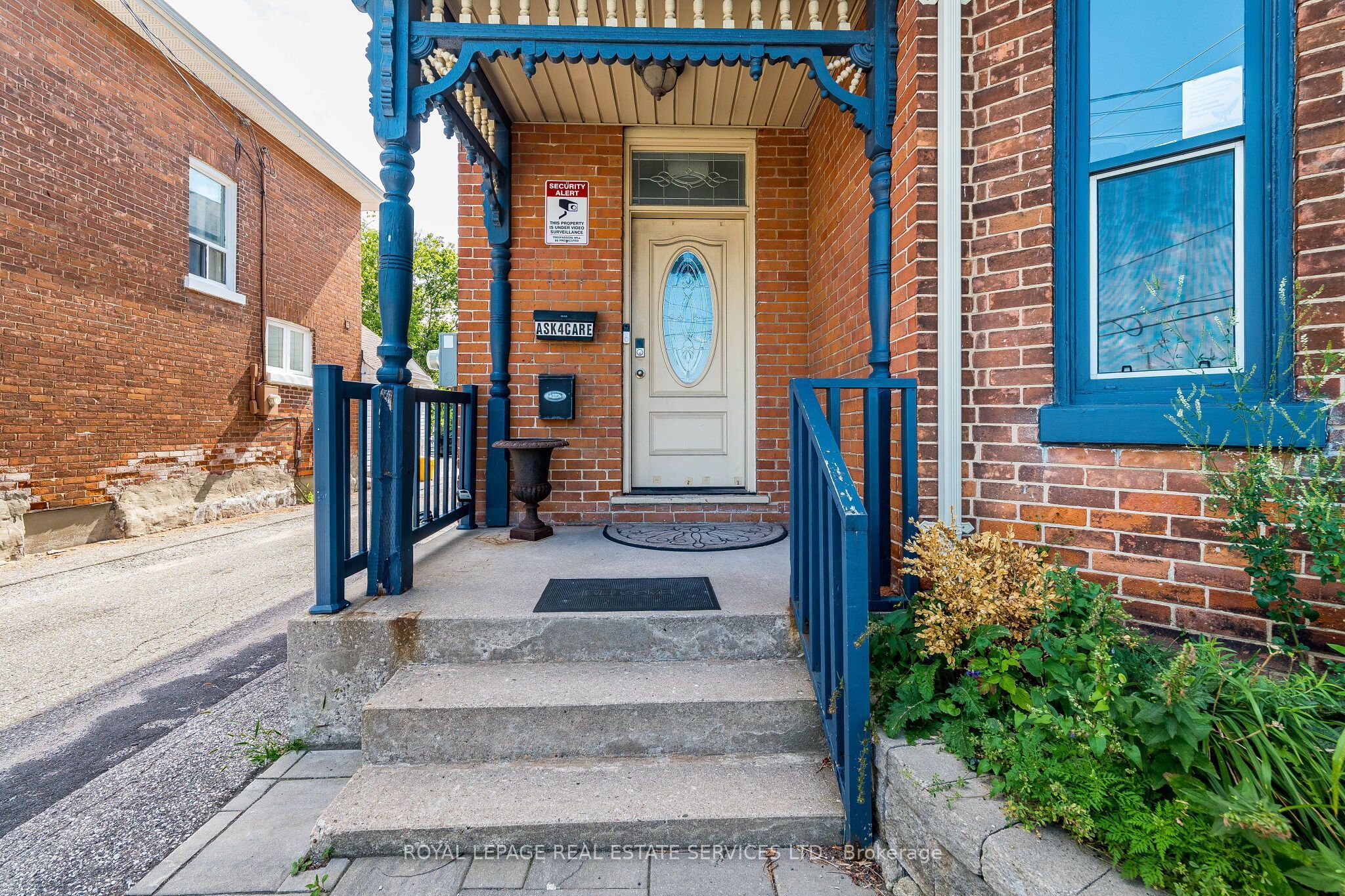 100 Essa Road Property Photo 5