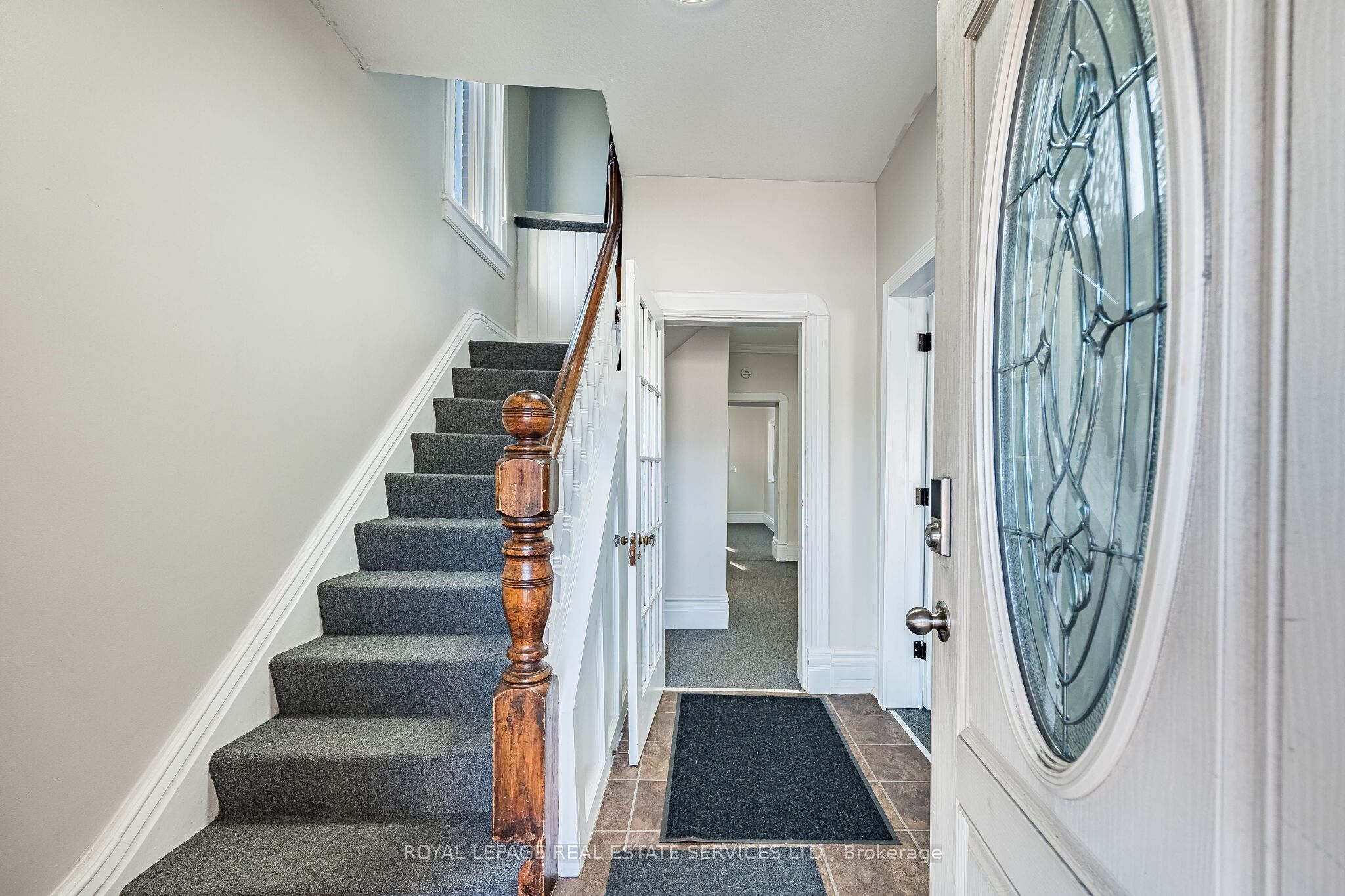 100 Essa Road Property Photo 6