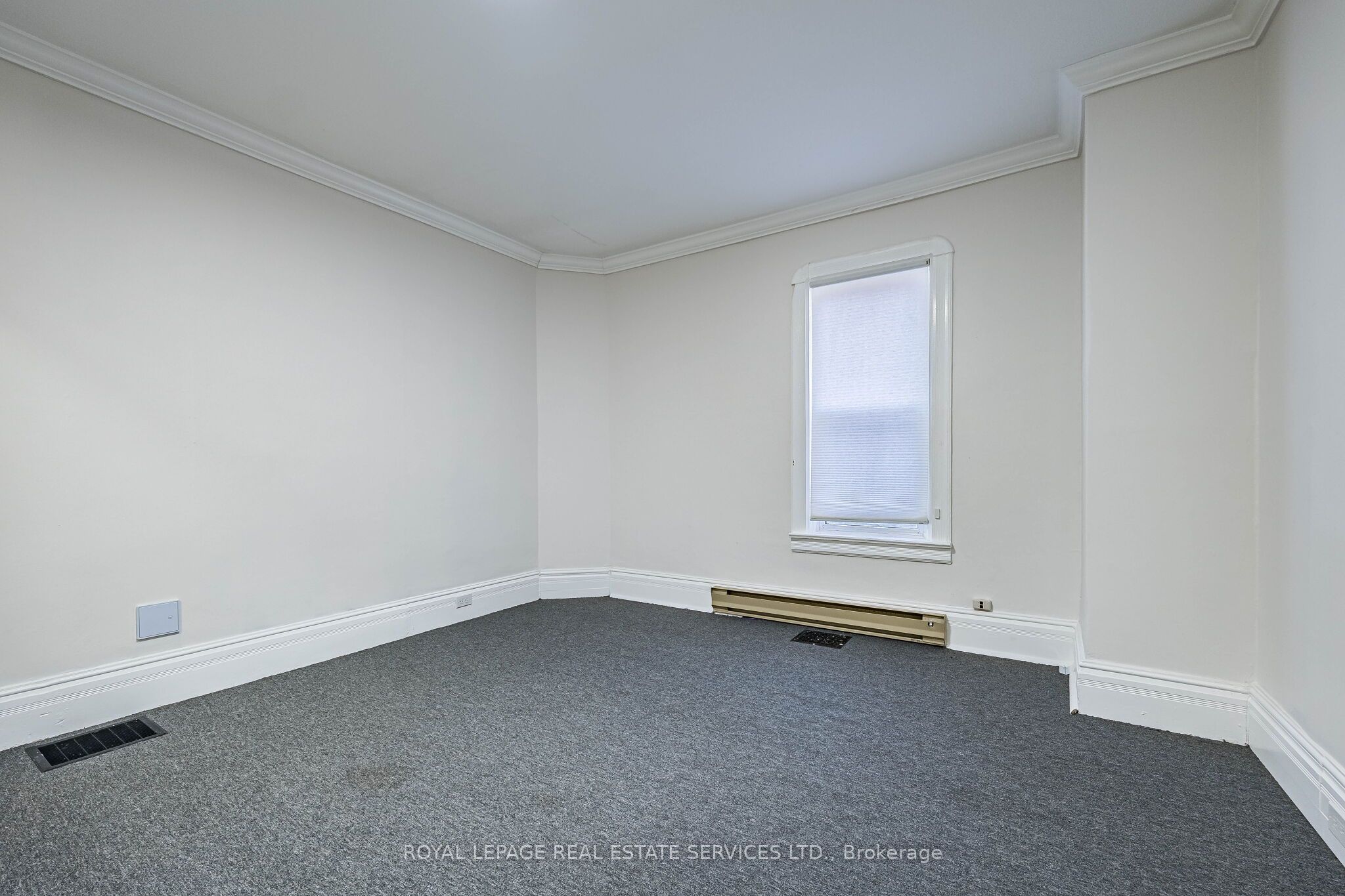 100 Essa Road Property Photo 12