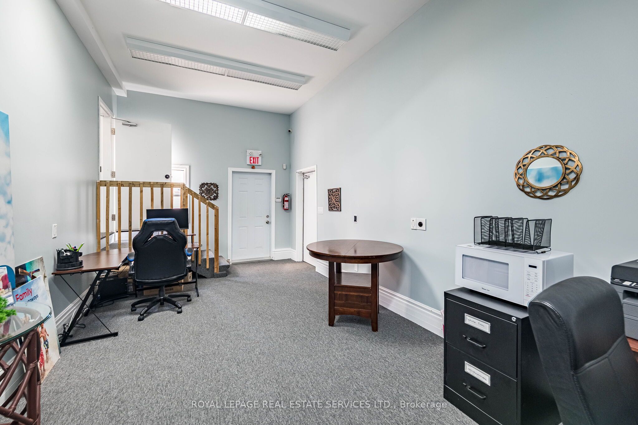 100 Essa Road Property Photo 14