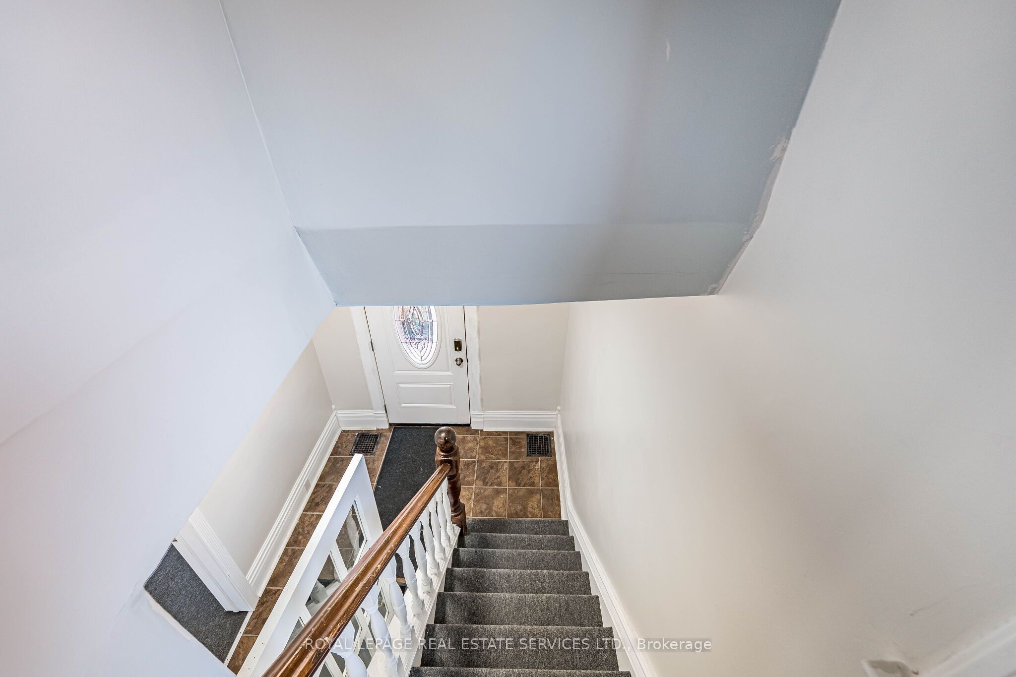 100 Essa Road Property Photo 17