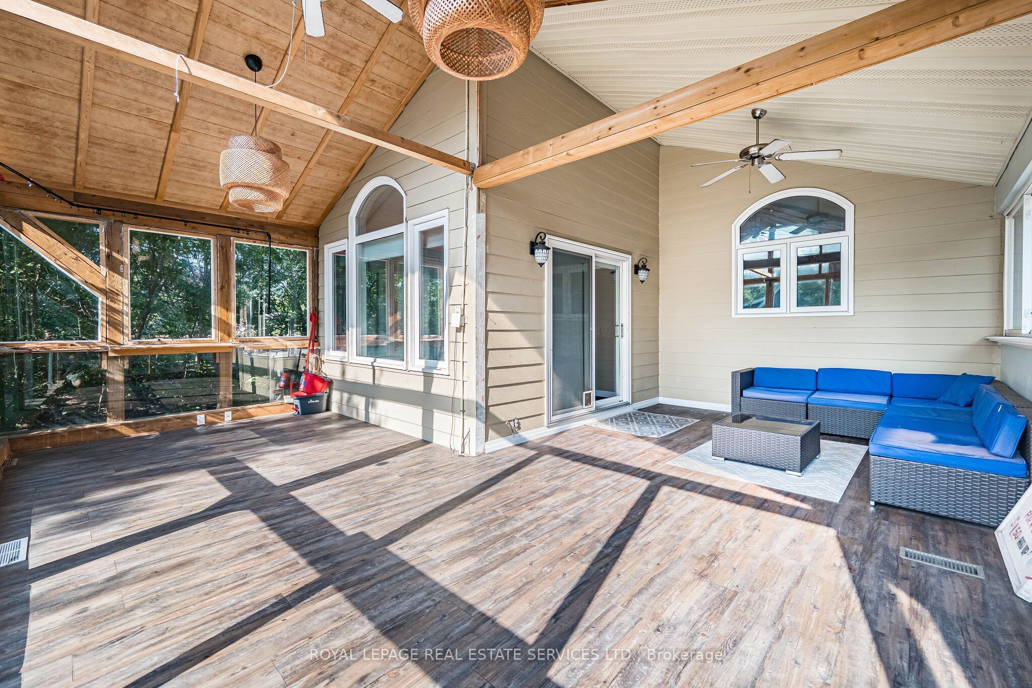 100 Essa Road Property Photo 29