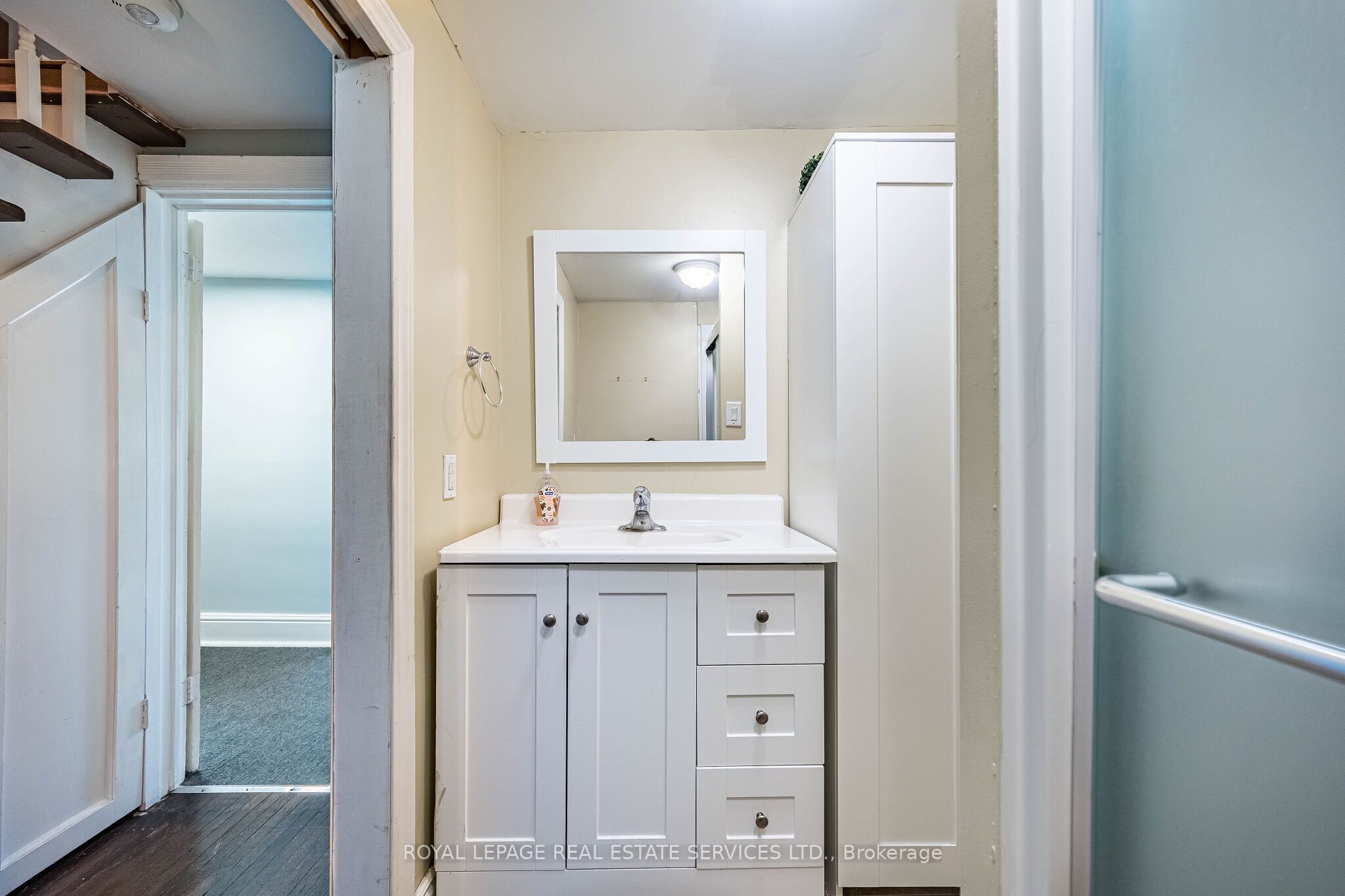 100 Essa Road Property Photo 32