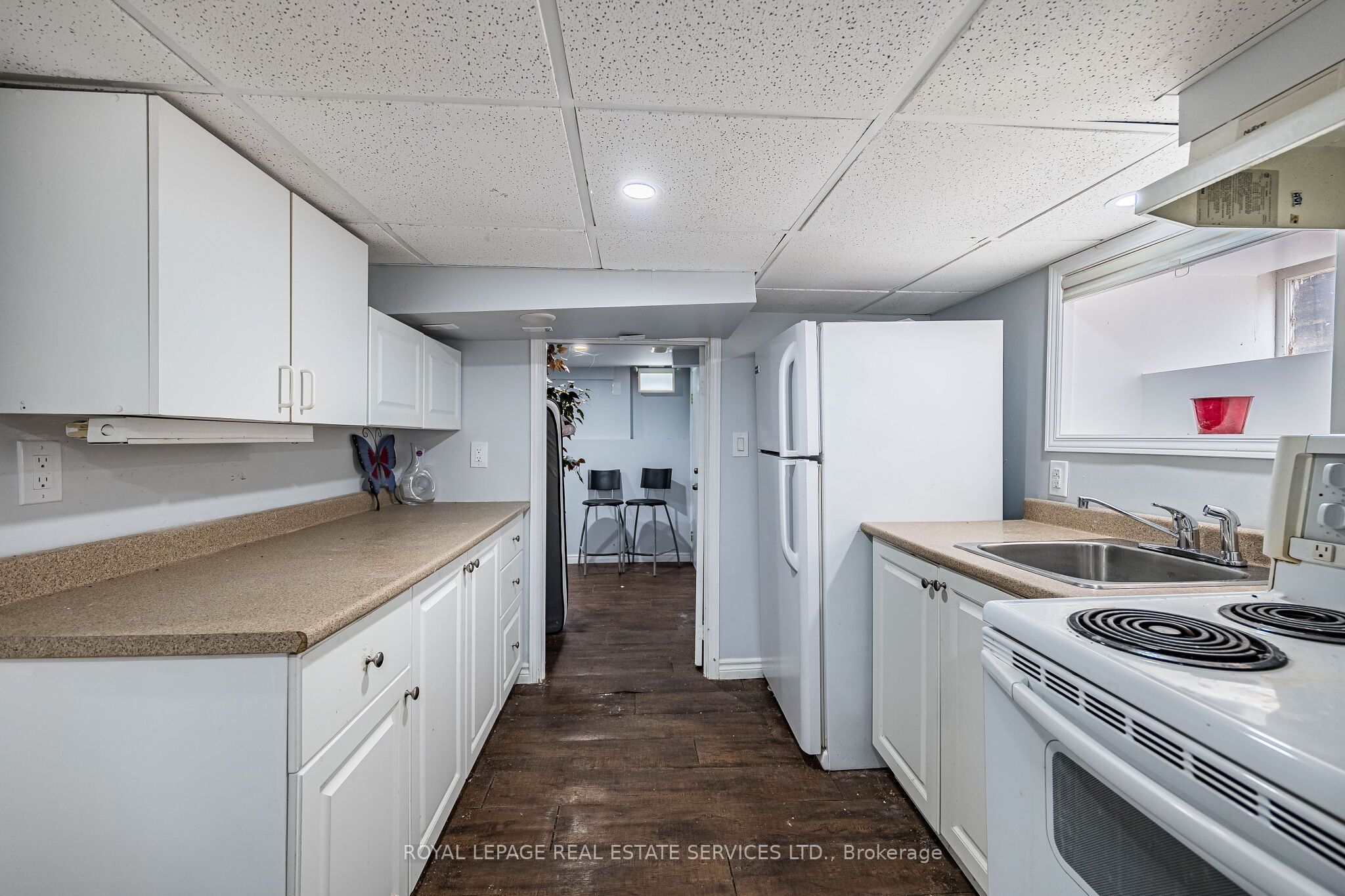 100 Essa Road Property Photo 44