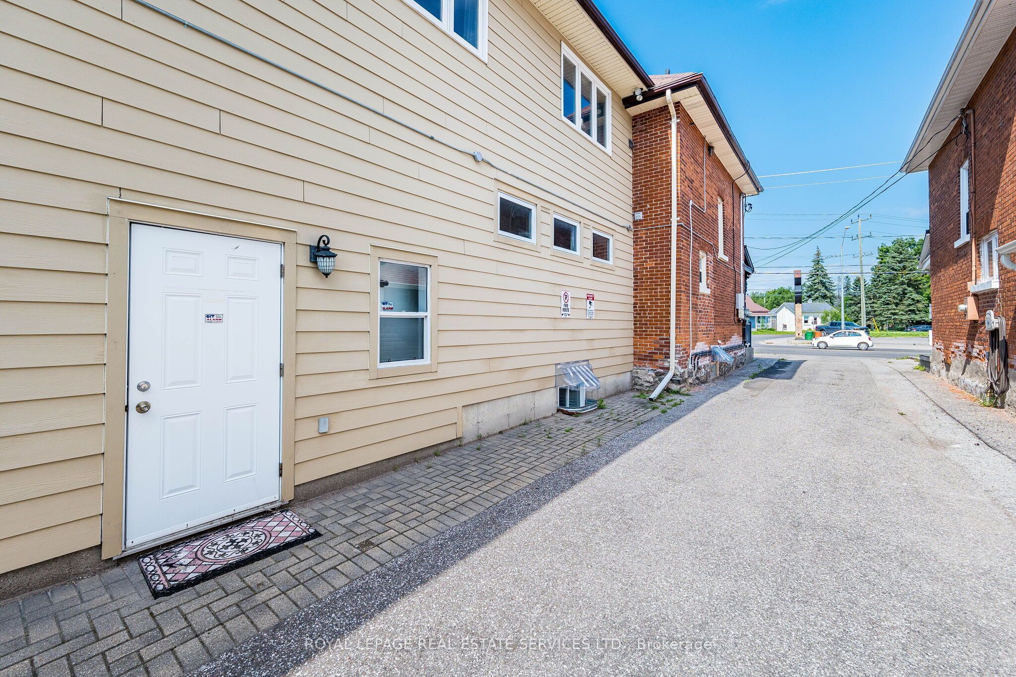 100 Essa Road Property Photo 46