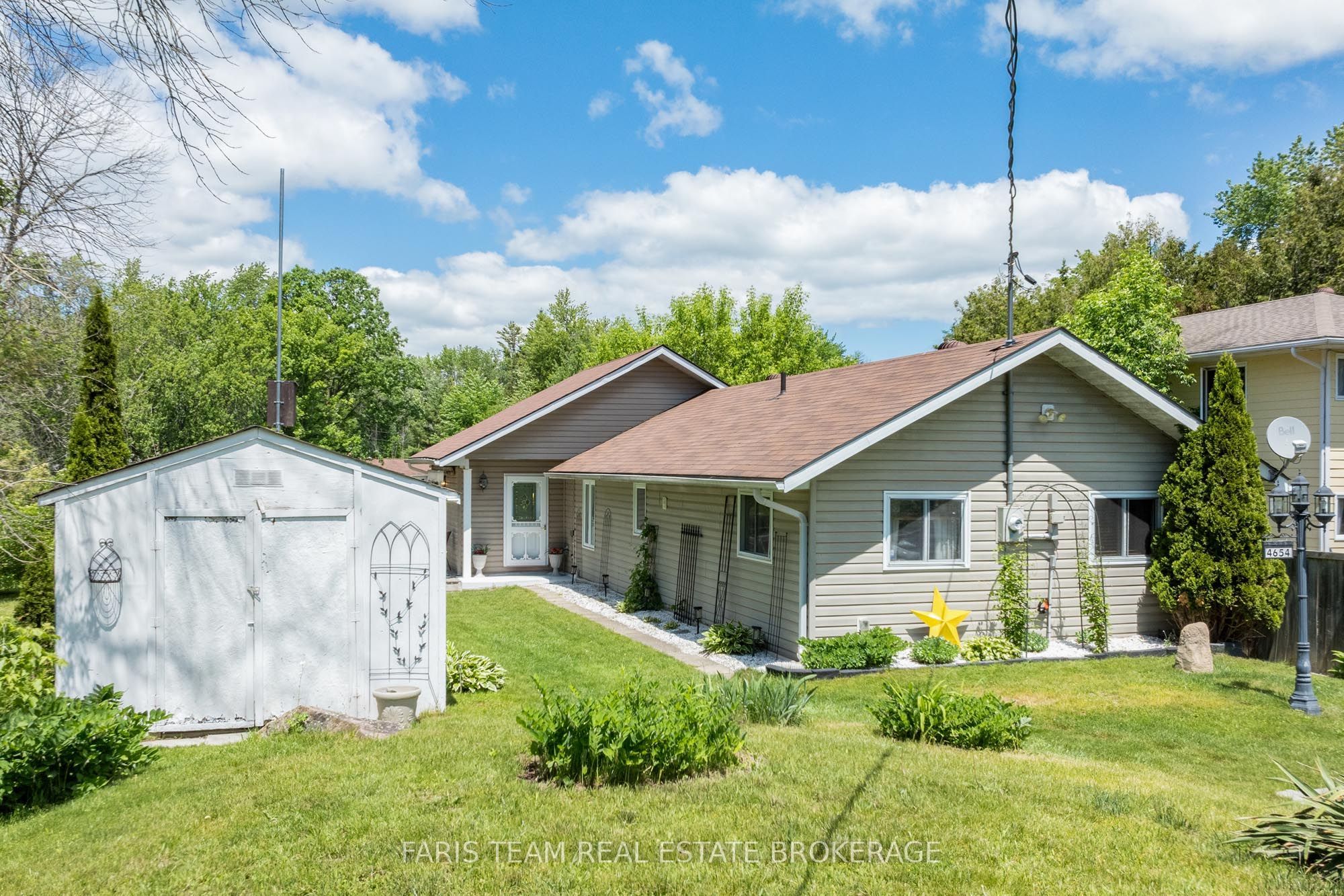 4654 Iron Bridge Lane Property Photo 2