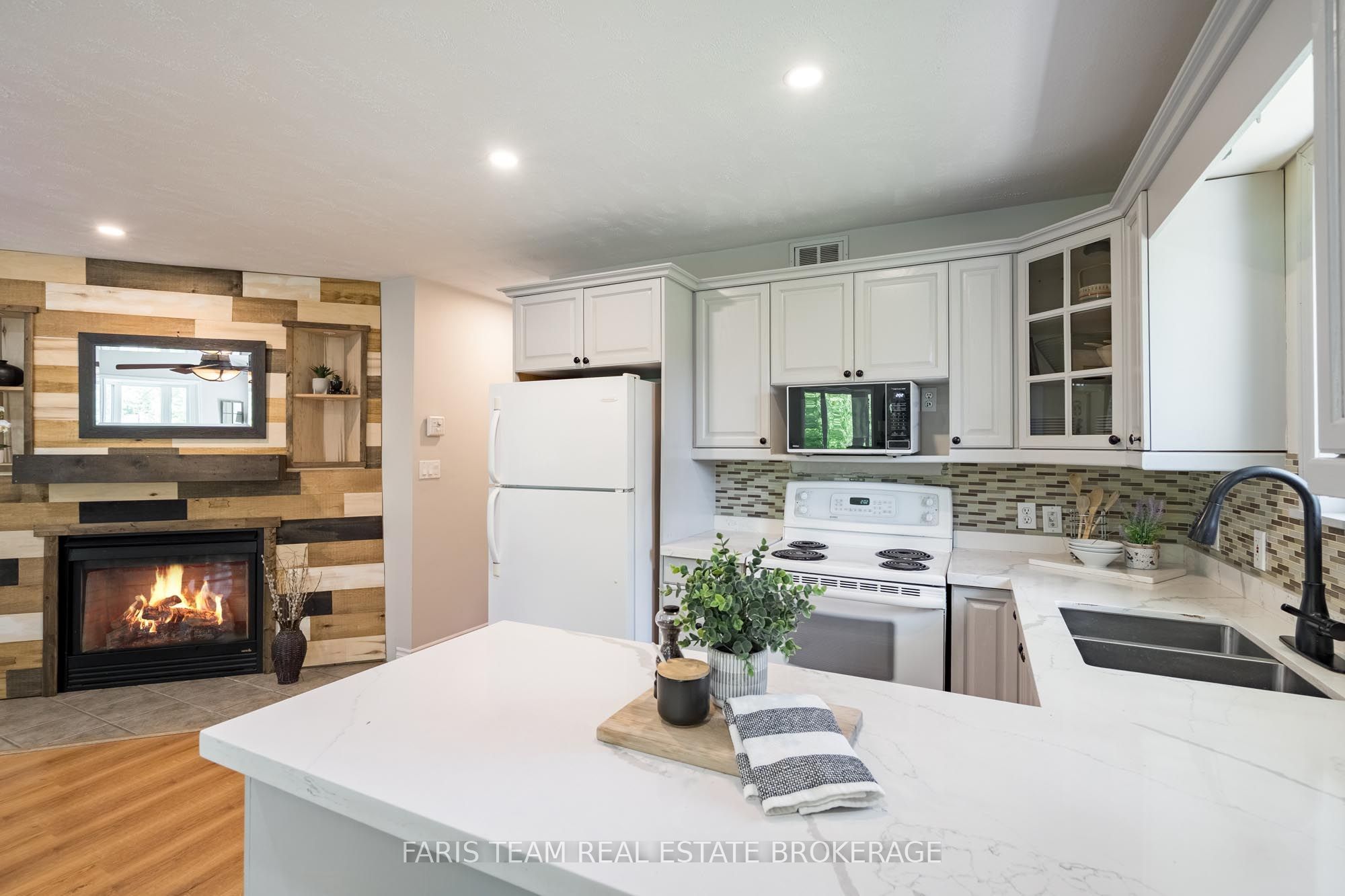 4654 Iron Bridge Lane Property Photo 6