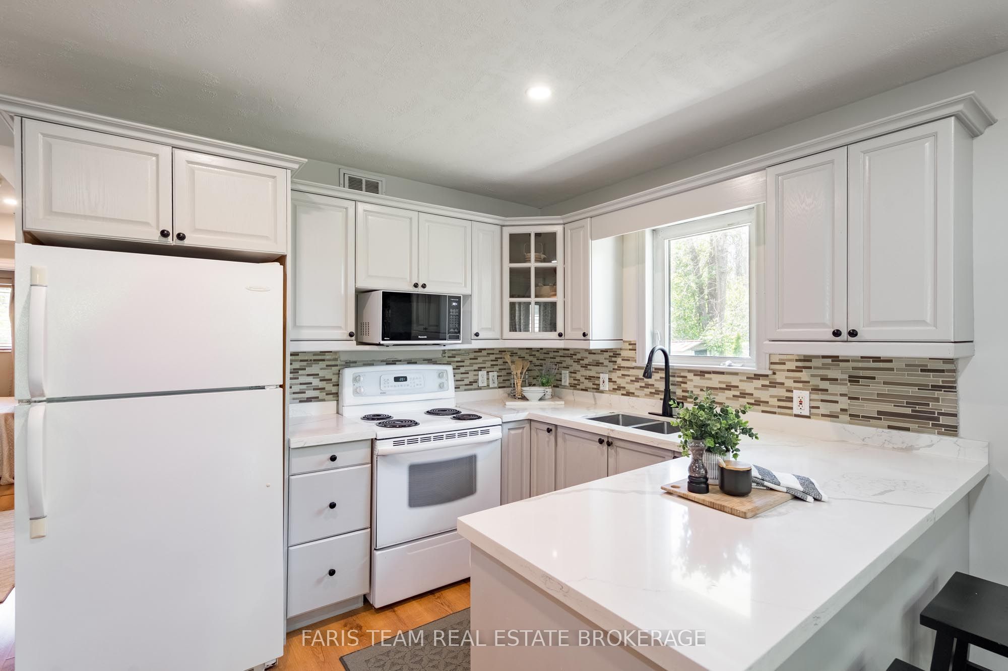 4654 Iron Bridge Lane Property Photo 7