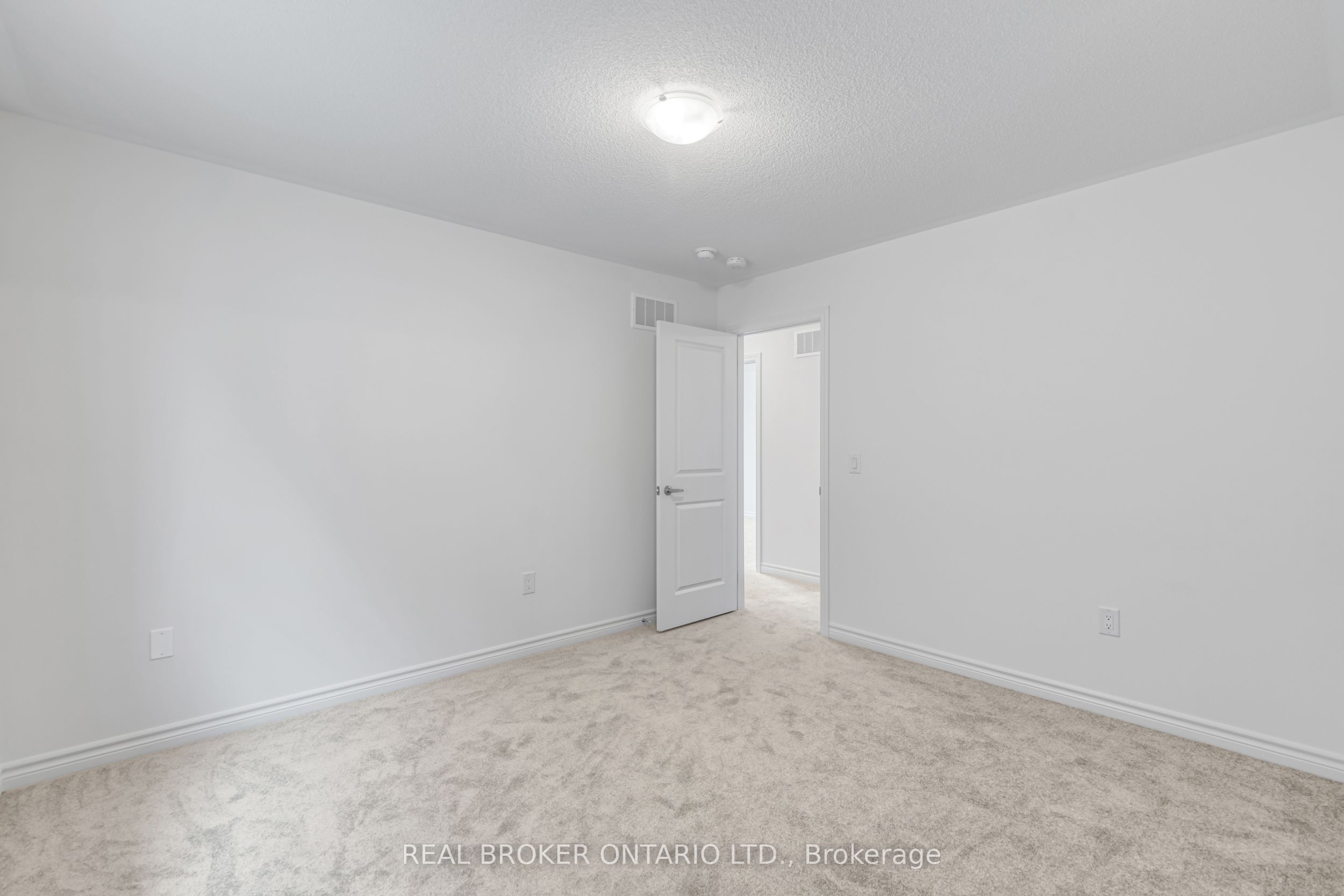 8 Daisy Street Property Photo 18
