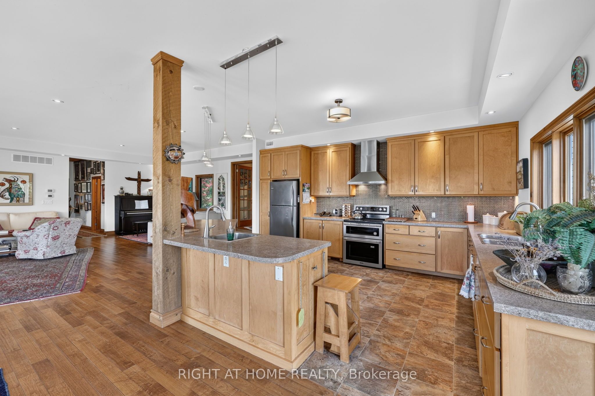 1284 Rumney Road Property Photo 6