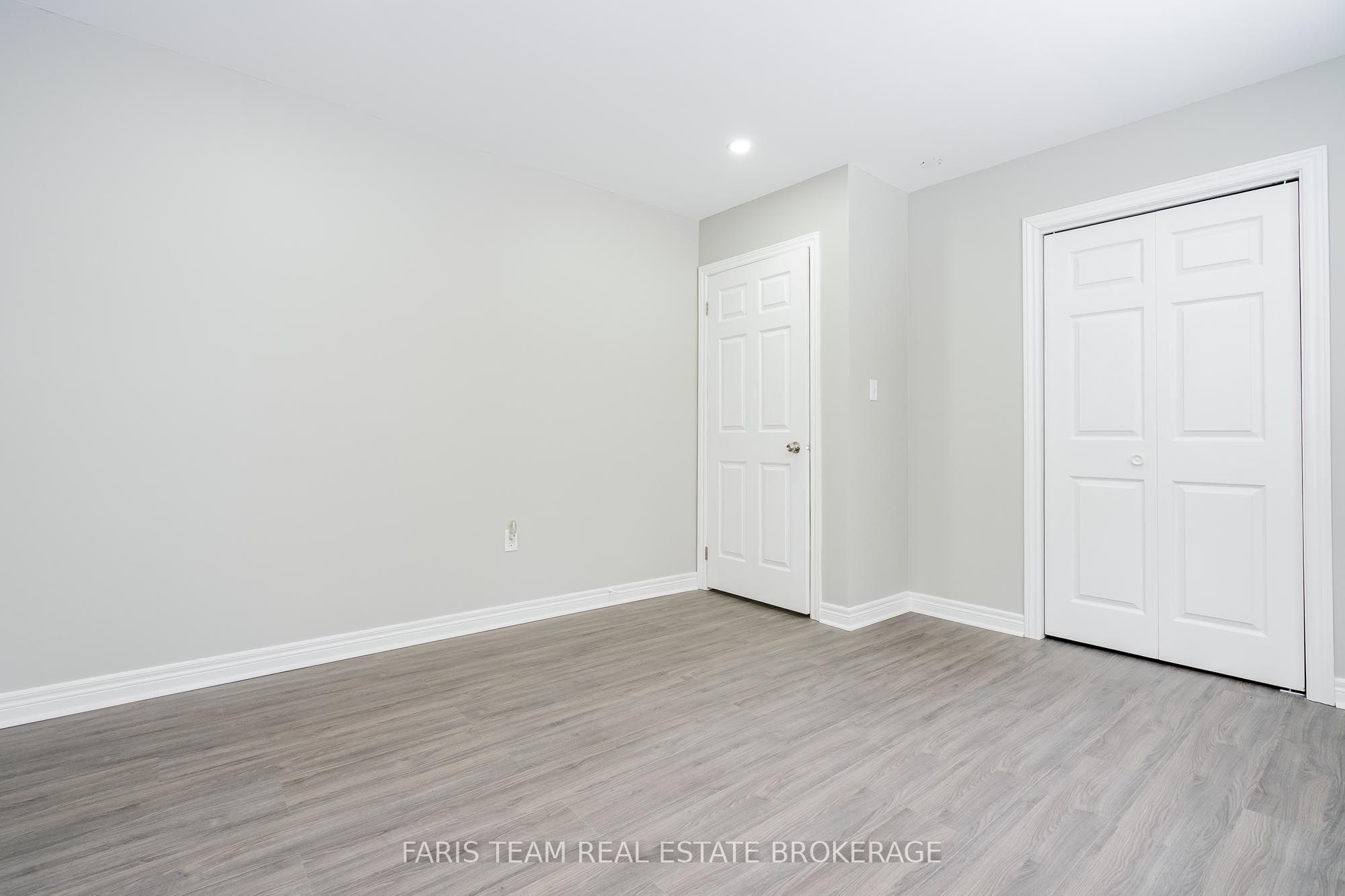 3554 John Street Property Photo 17