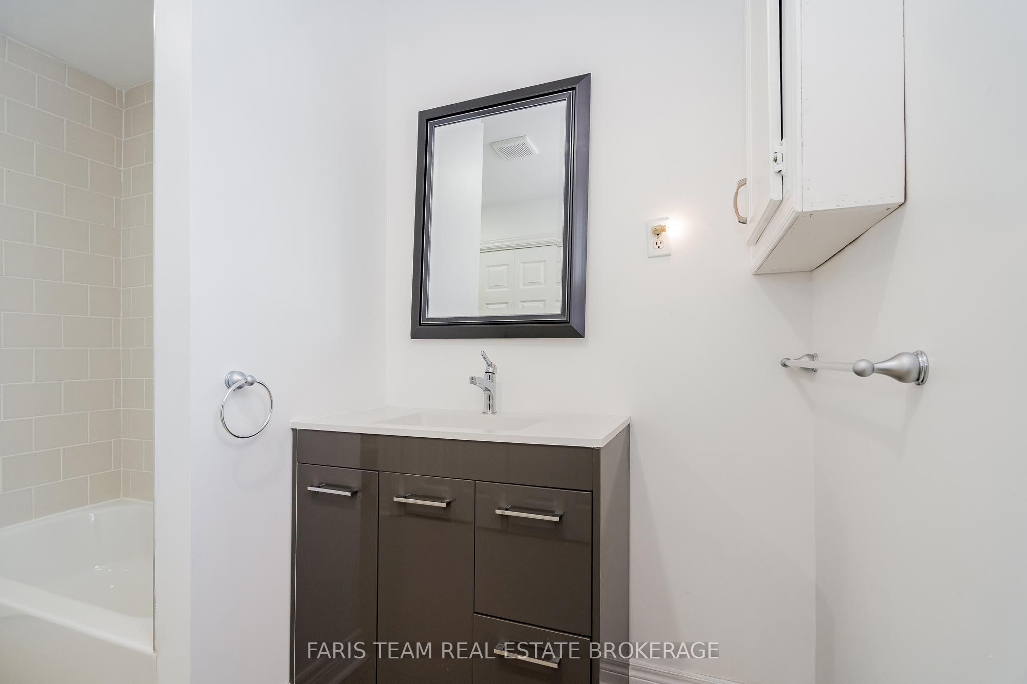 3554 John Street Property Photo 24