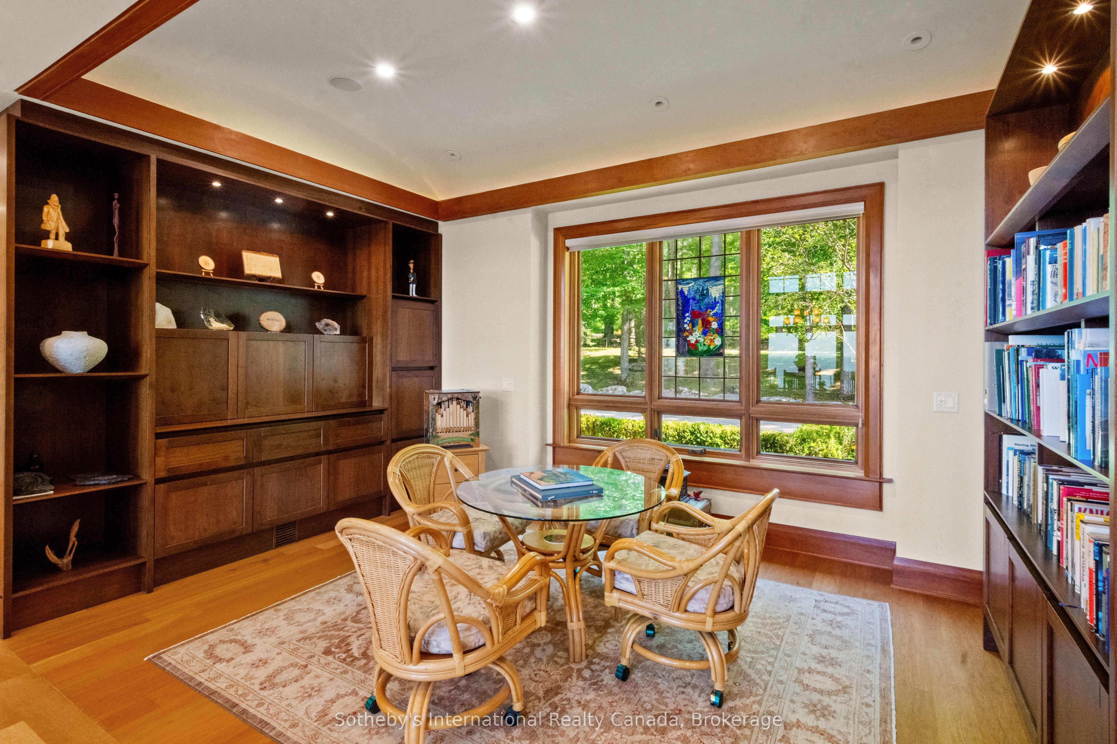 250 Gordon Drive Property Photo 15