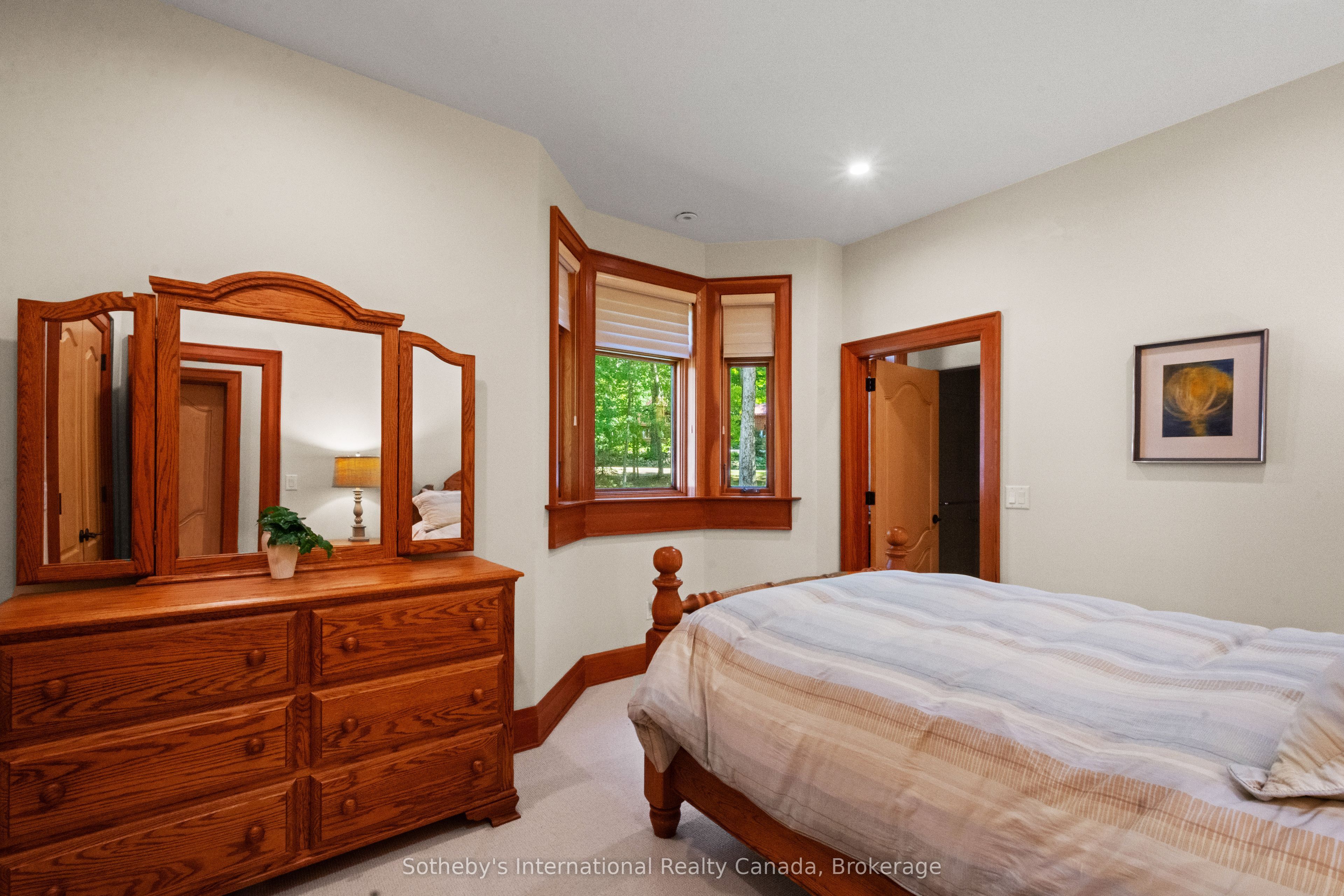 250 Gordon Drive Property Photo 17
